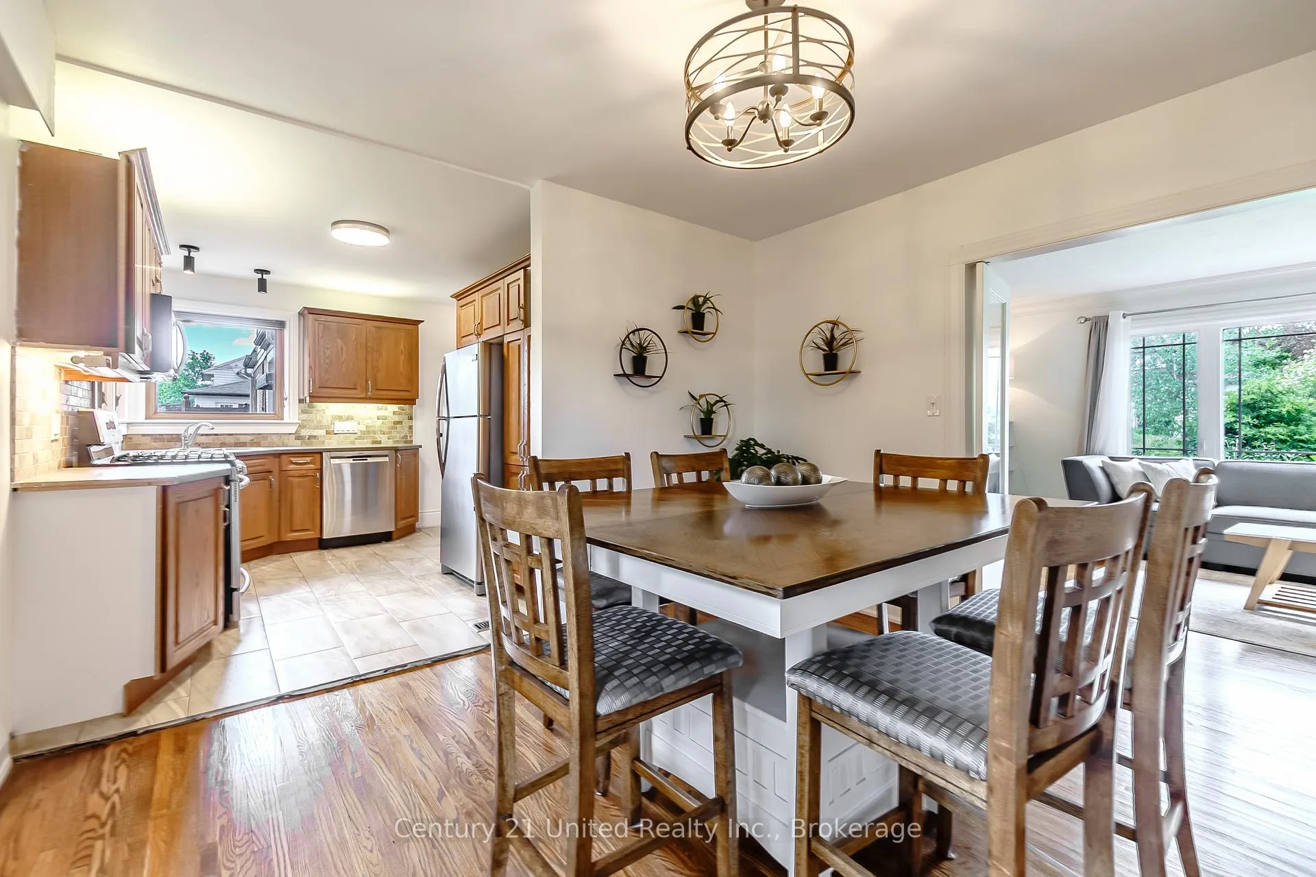 Photo 10 of 1306 Hazeldean Avenue, Peterborough, Monaghan Ward 2 — HOMEH
