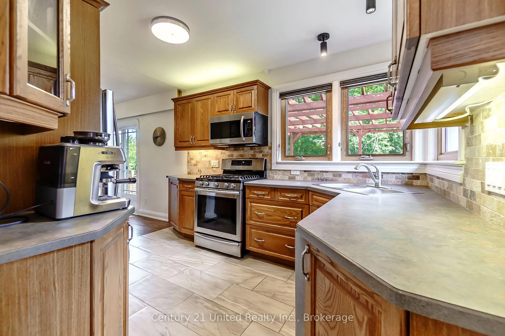 Photo 13 of 1306 Hazeldean Avenue, Peterborough, Monaghan Ward 2 — HOMEH