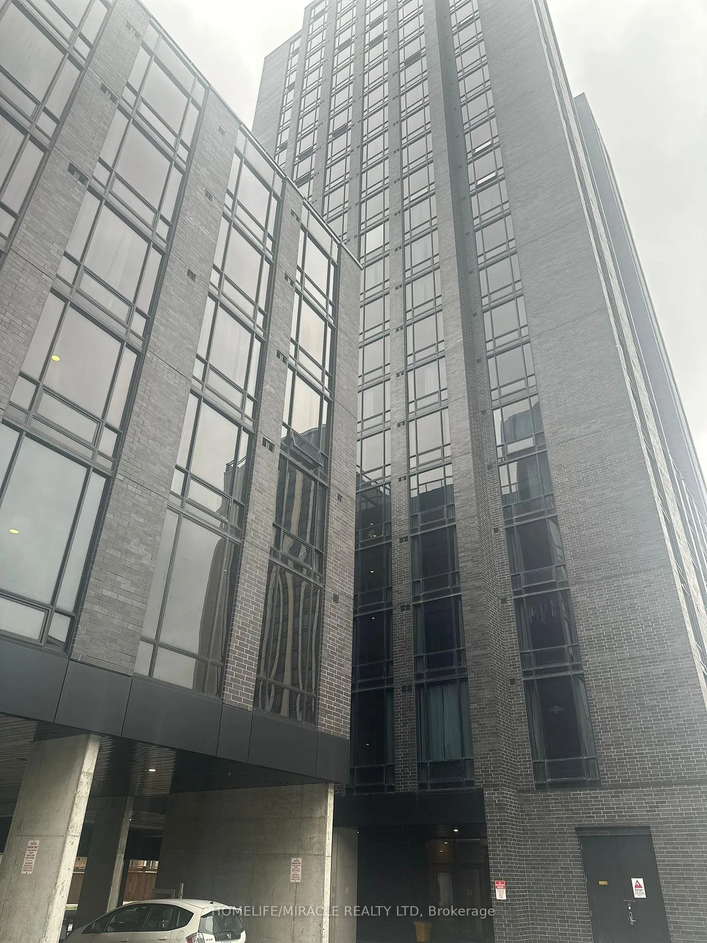 Front of Unit 1926, 145 Columbia Street