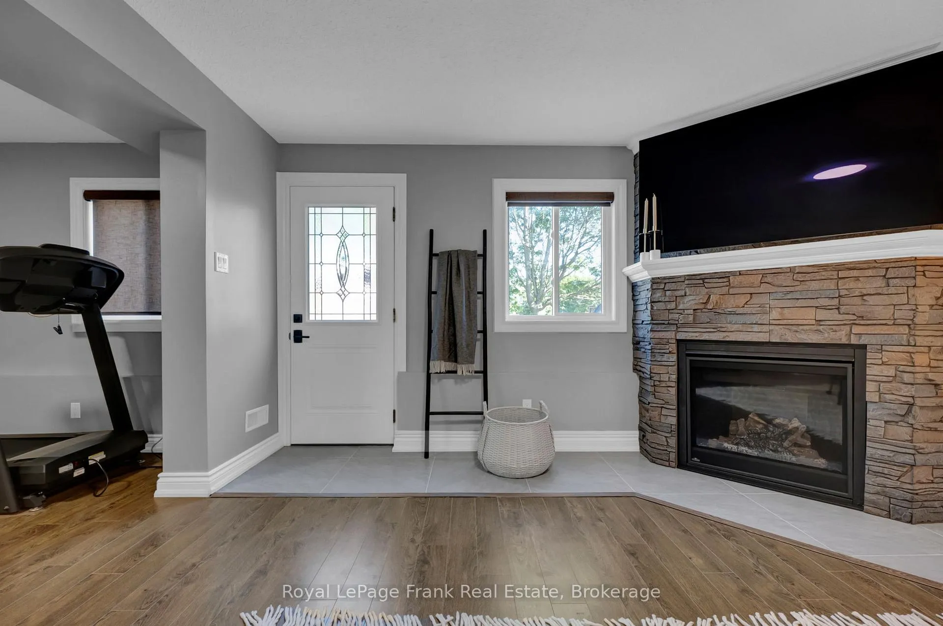 Photo 23 of 5 Empire Crescent, Clarington, Courtice — HOMEH