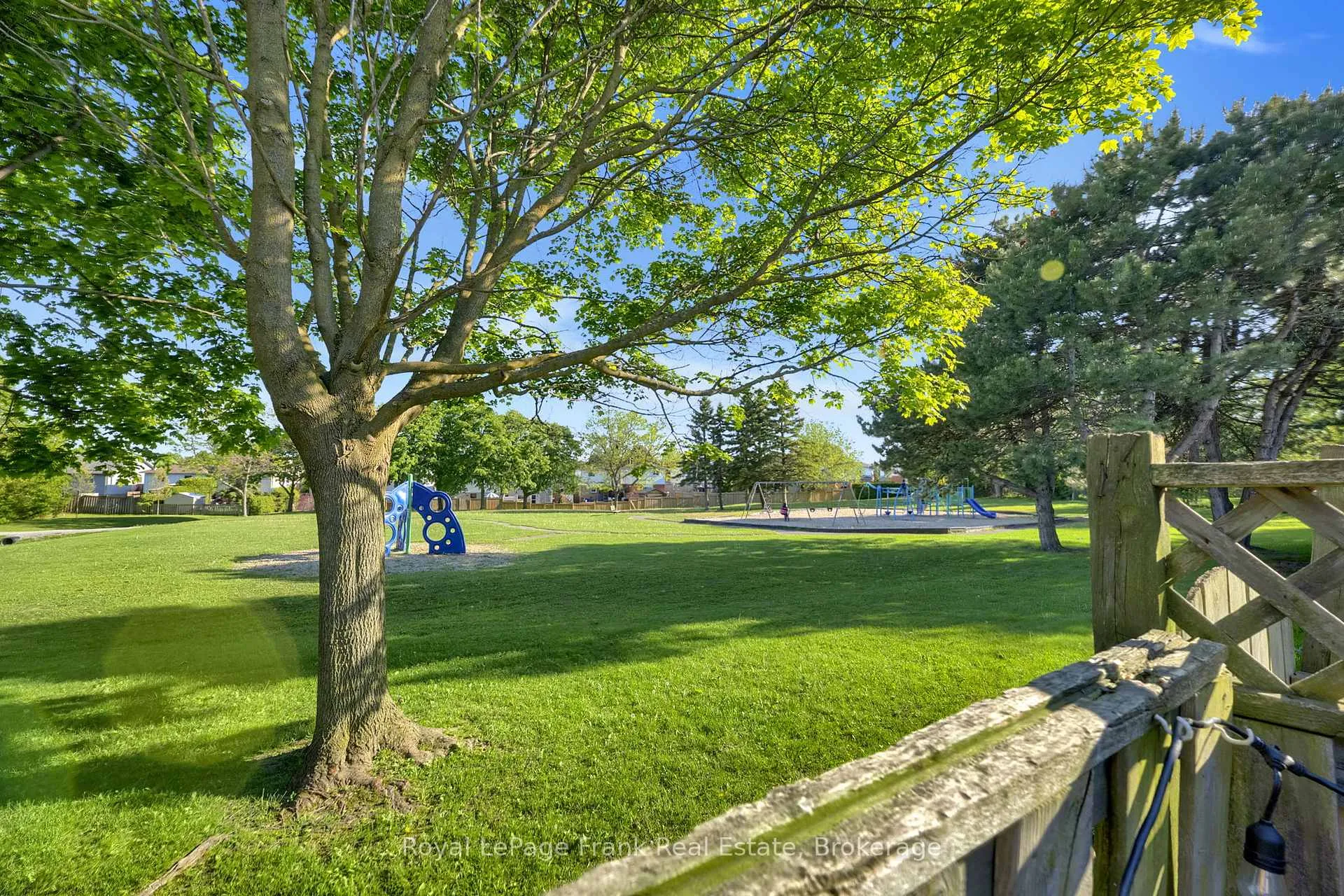 Photo 29 of 5 Empire Crescent, Clarington, Courtice — HOMEH
