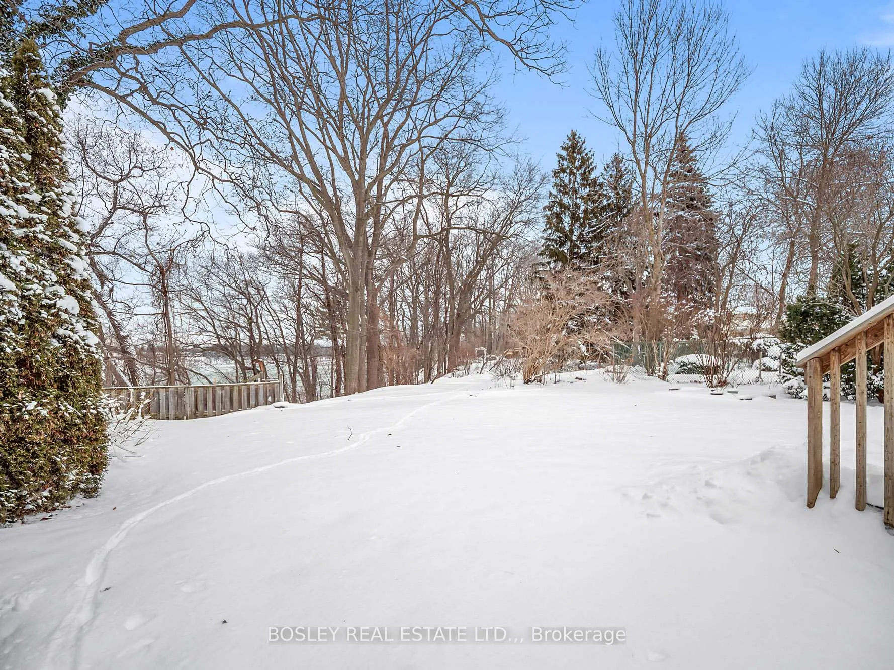 Photo 4 of 48 Henley Drive, St. Catharines, Martindale Pond — HOMEH