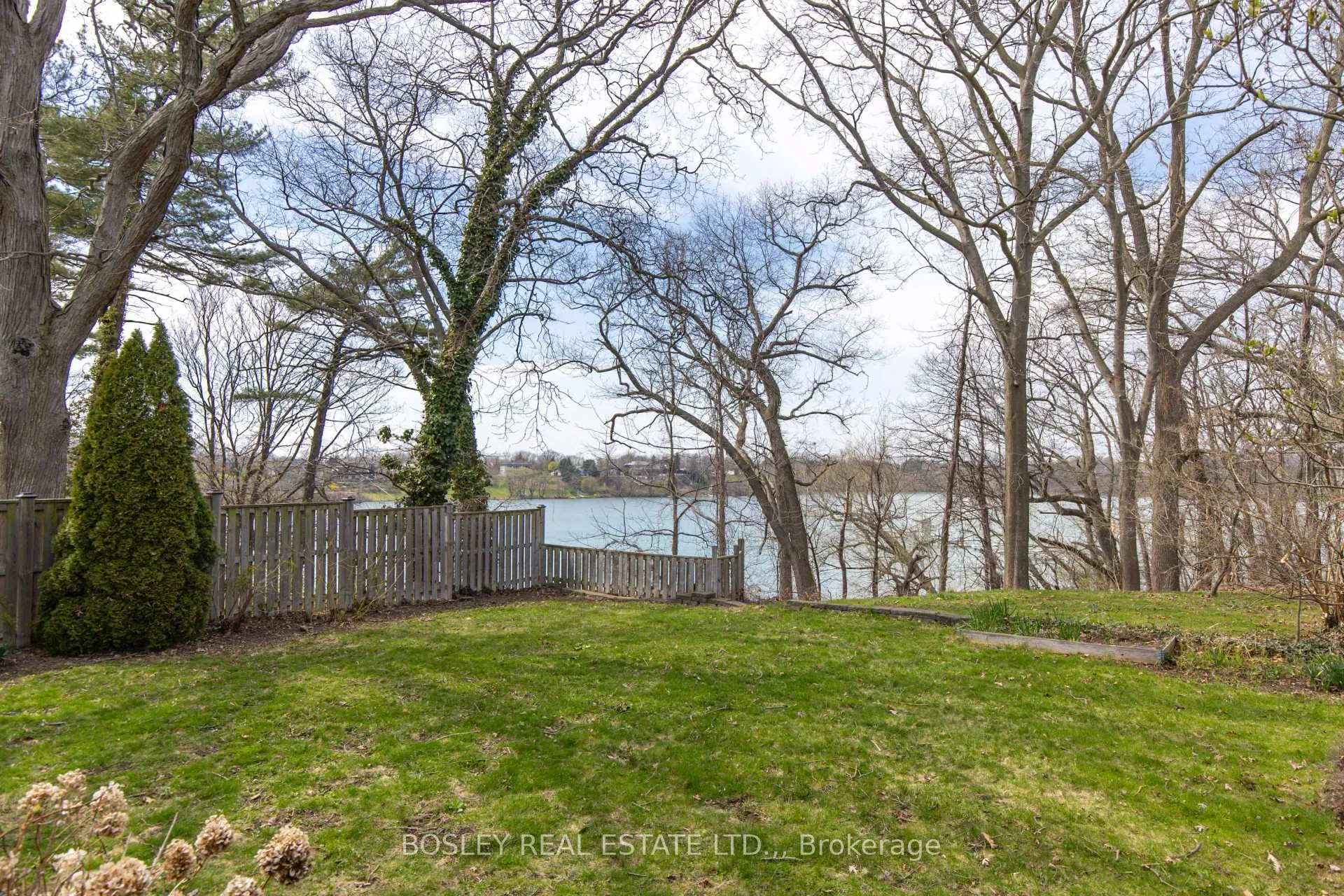 Photo 5 of 48 Henley Drive, St. Catharines, Martindale Pond — HOMEH