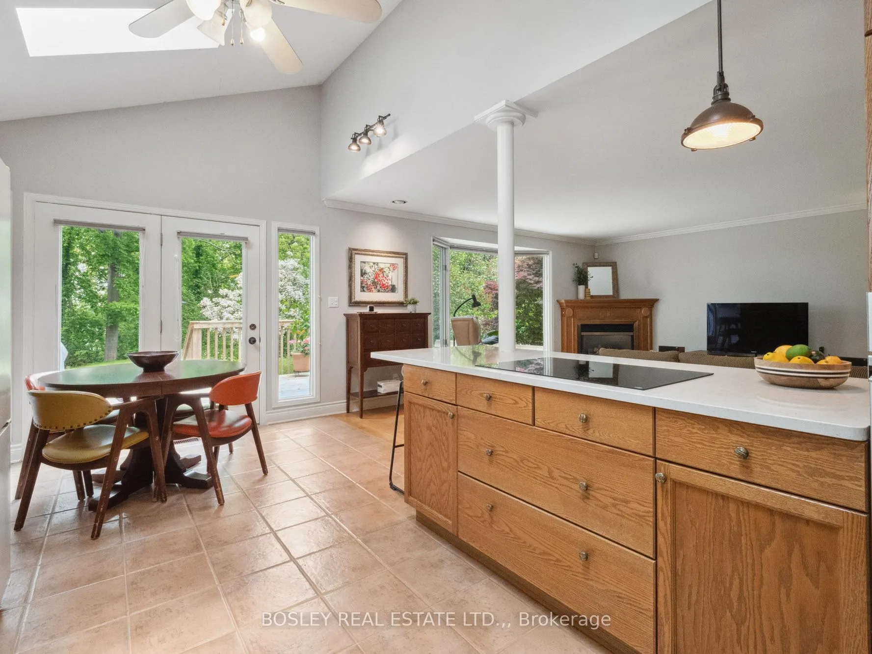 Photo 8 of 48 Henley Drive, St. Catharines, Martindale Pond — HOMEH