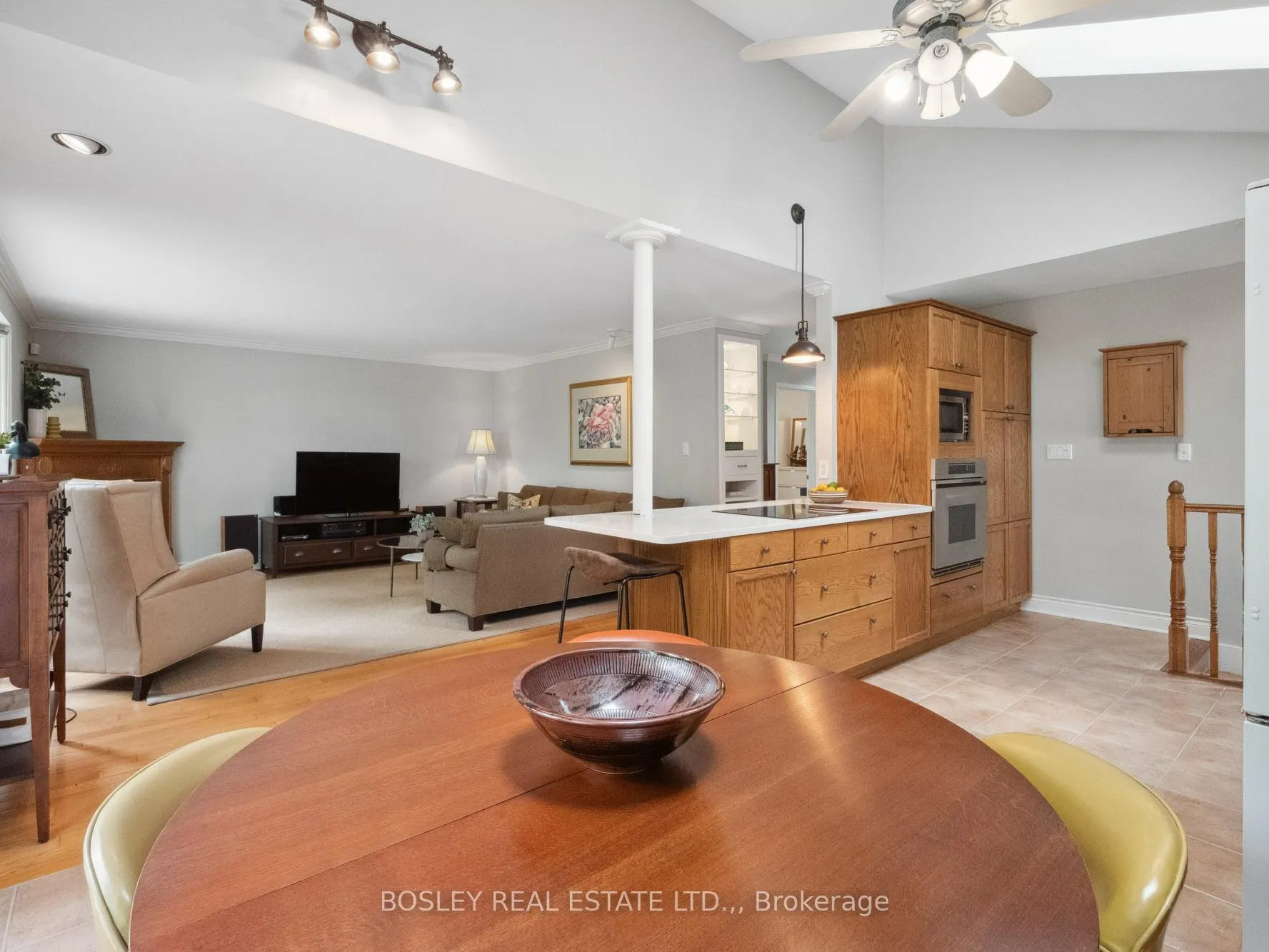 Photo 12 of 48 Henley Drive, St. Catharines, Martindale Pond — HOMEH
