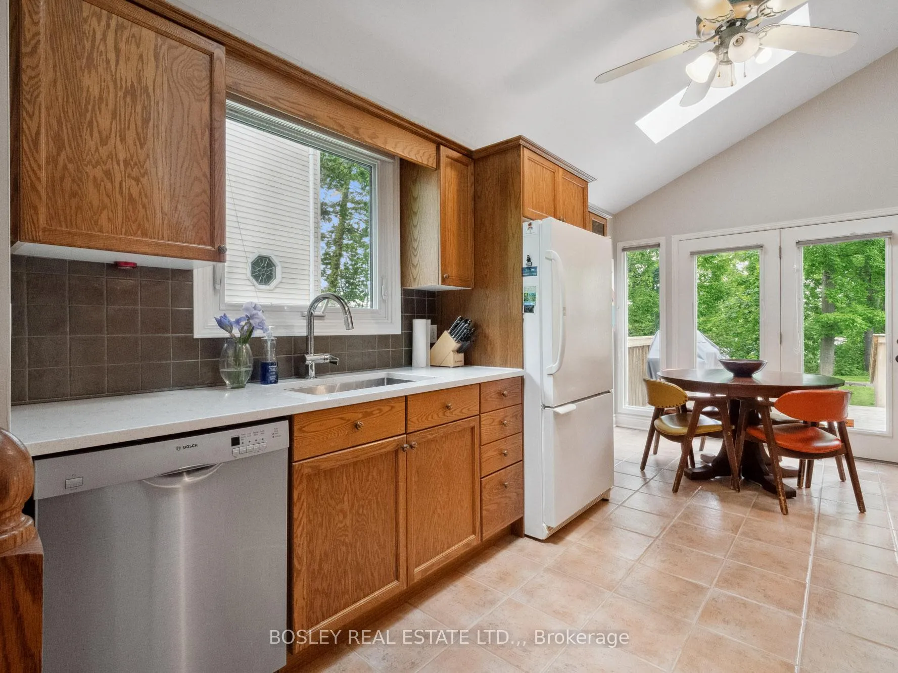 Photo 13 of 48 Henley Drive, St. Catharines, Martindale Pond — HOMEH