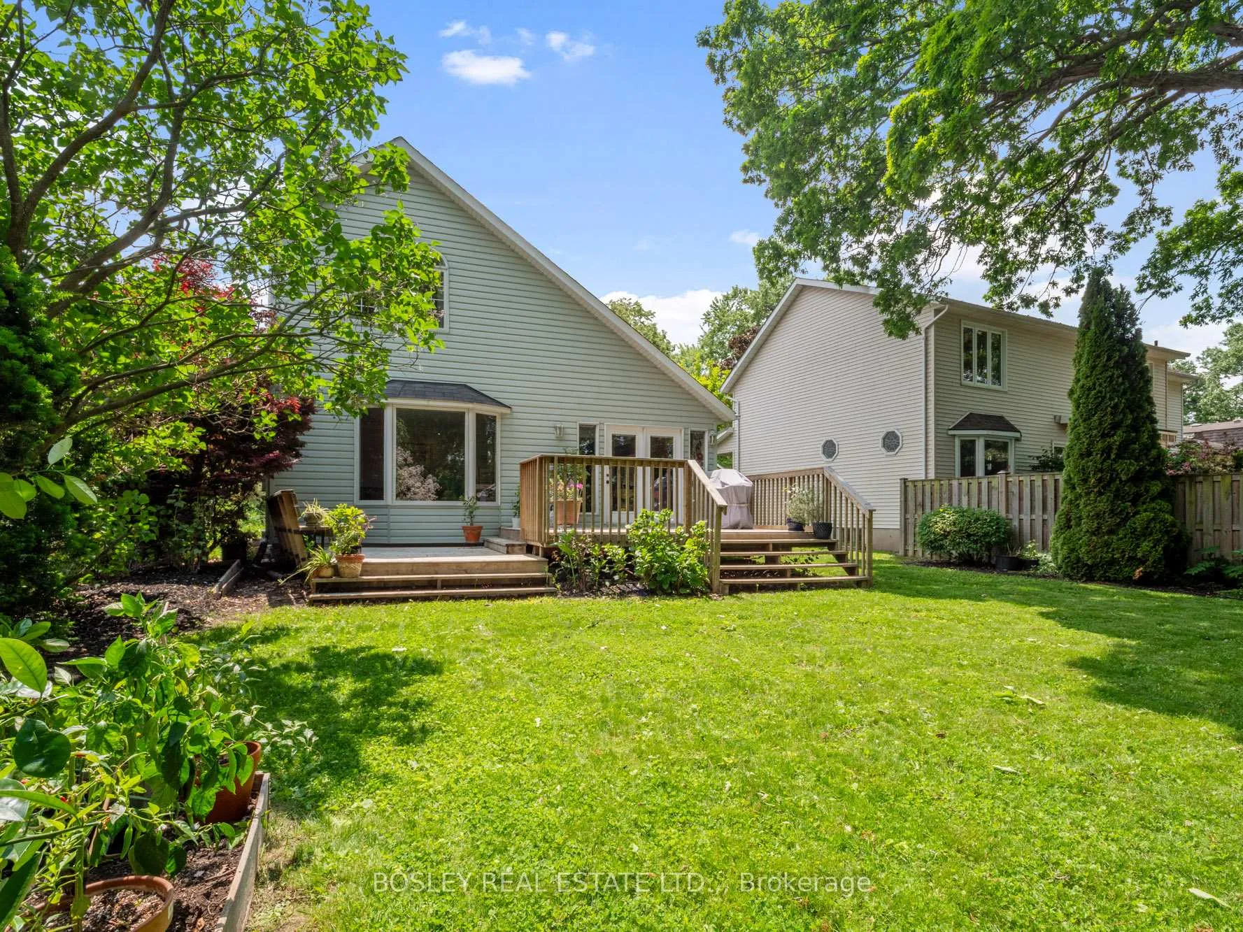 Photo 28 of 48 Henley Drive, St. Catharines, Martindale Pond — HOMEH