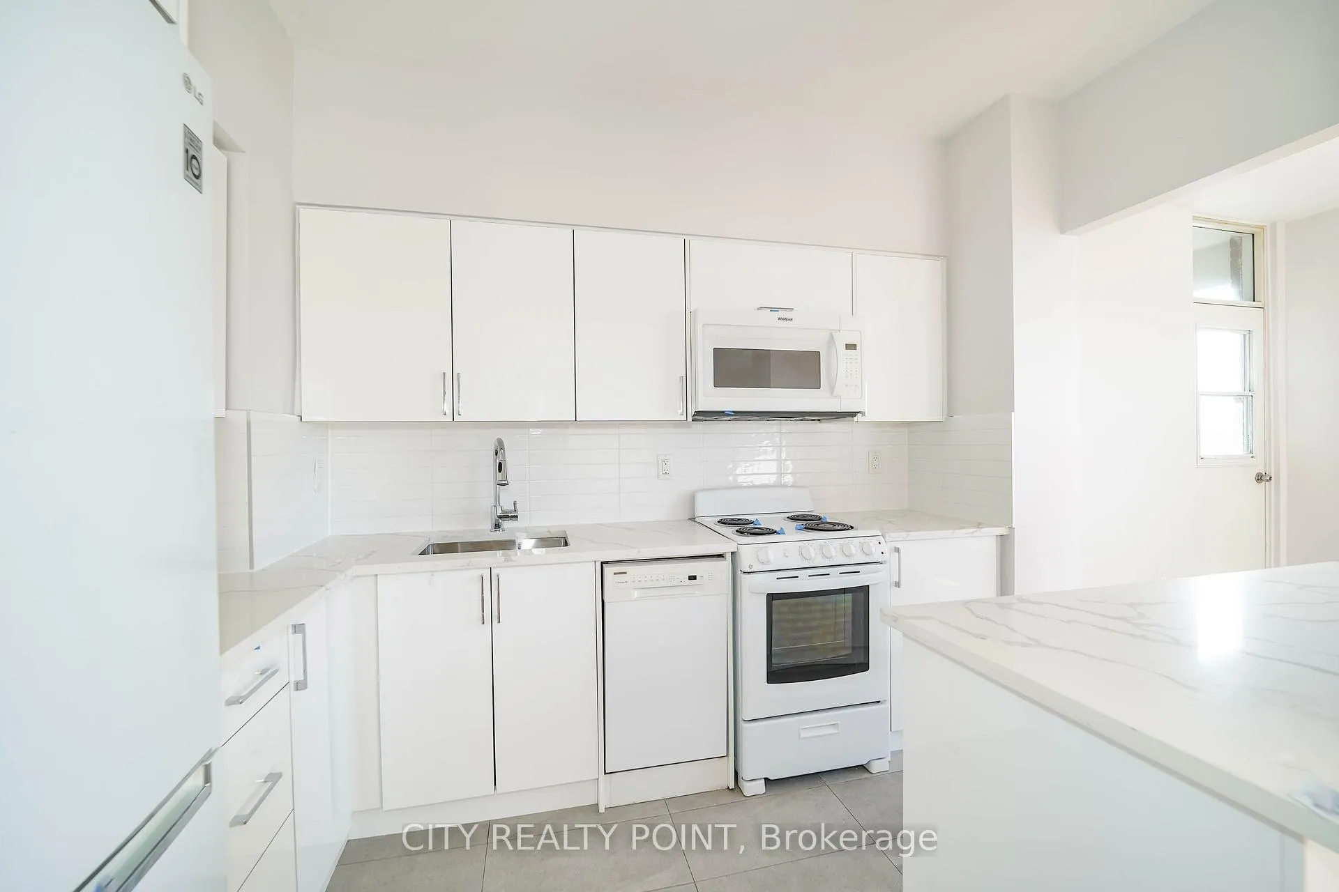 Photo 3 of Unit 201, 490 Eglinton Avenue E, Toronto, Mount Pleasant East — HOMEH