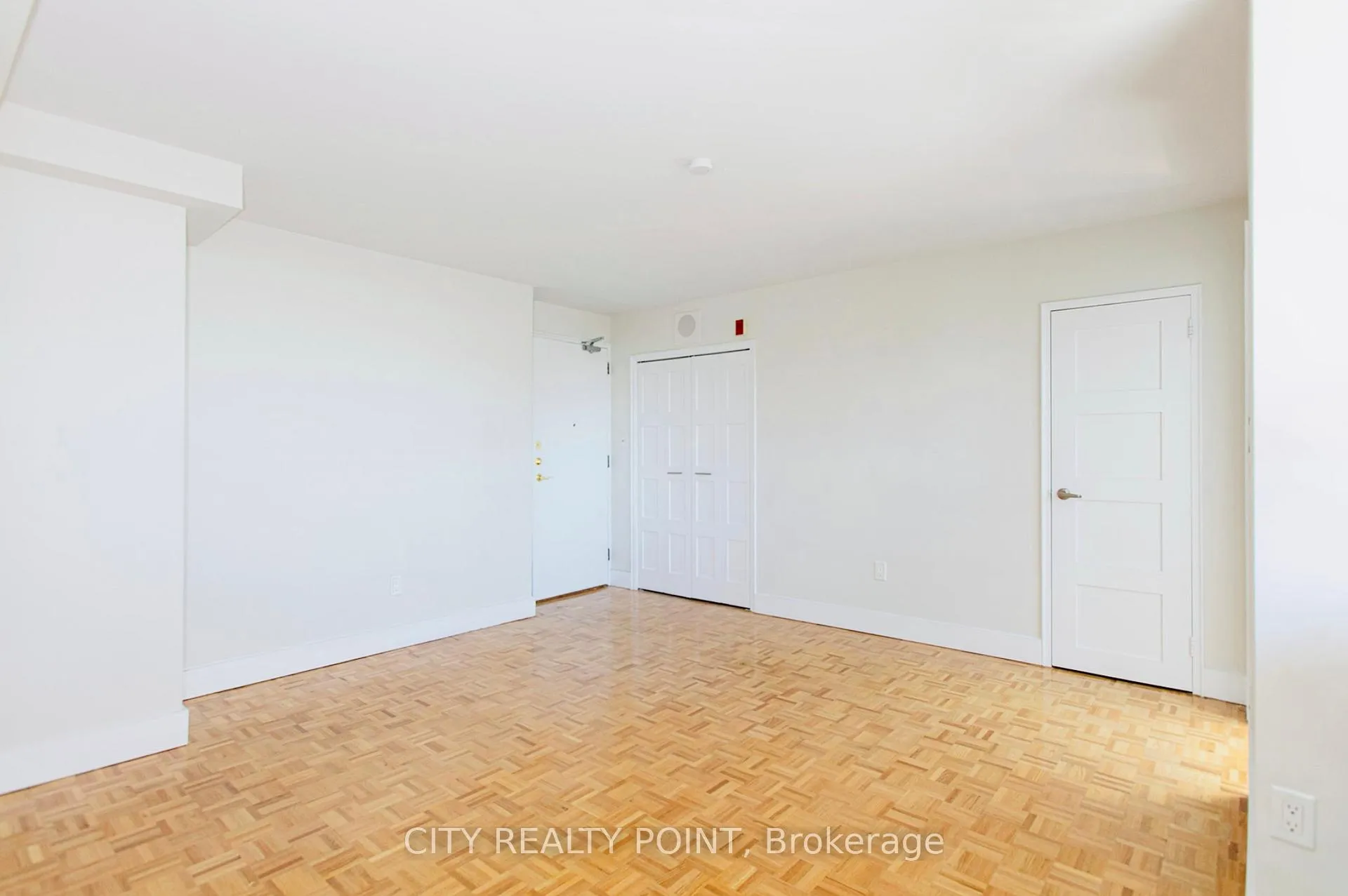 Photo 4 of Unit 201, 490 Eglinton Avenue E, Toronto, Mount Pleasant East — HOMEH