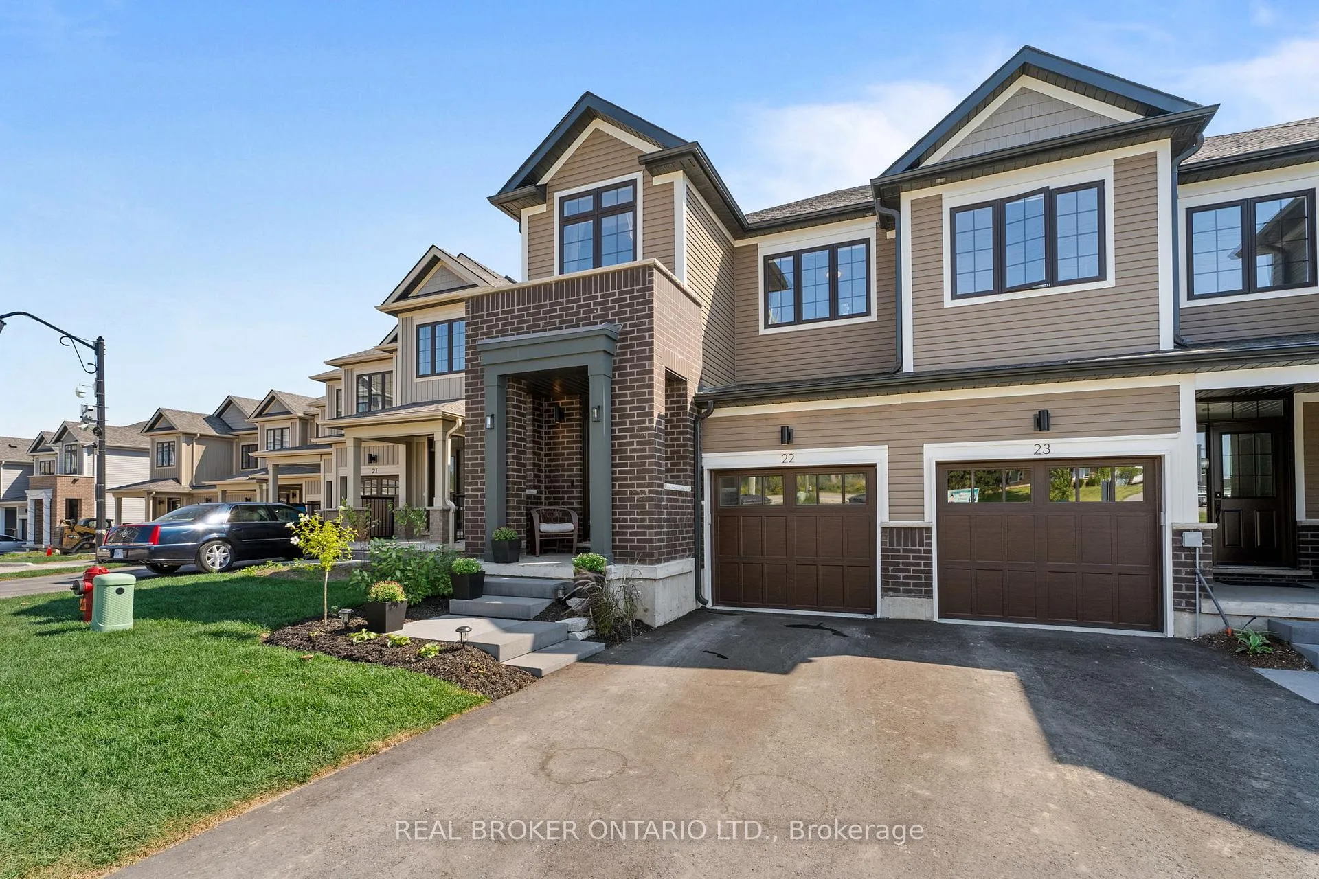 Photo 2 of Unit 22, 690 Broadway, Orangeville — HOMEH