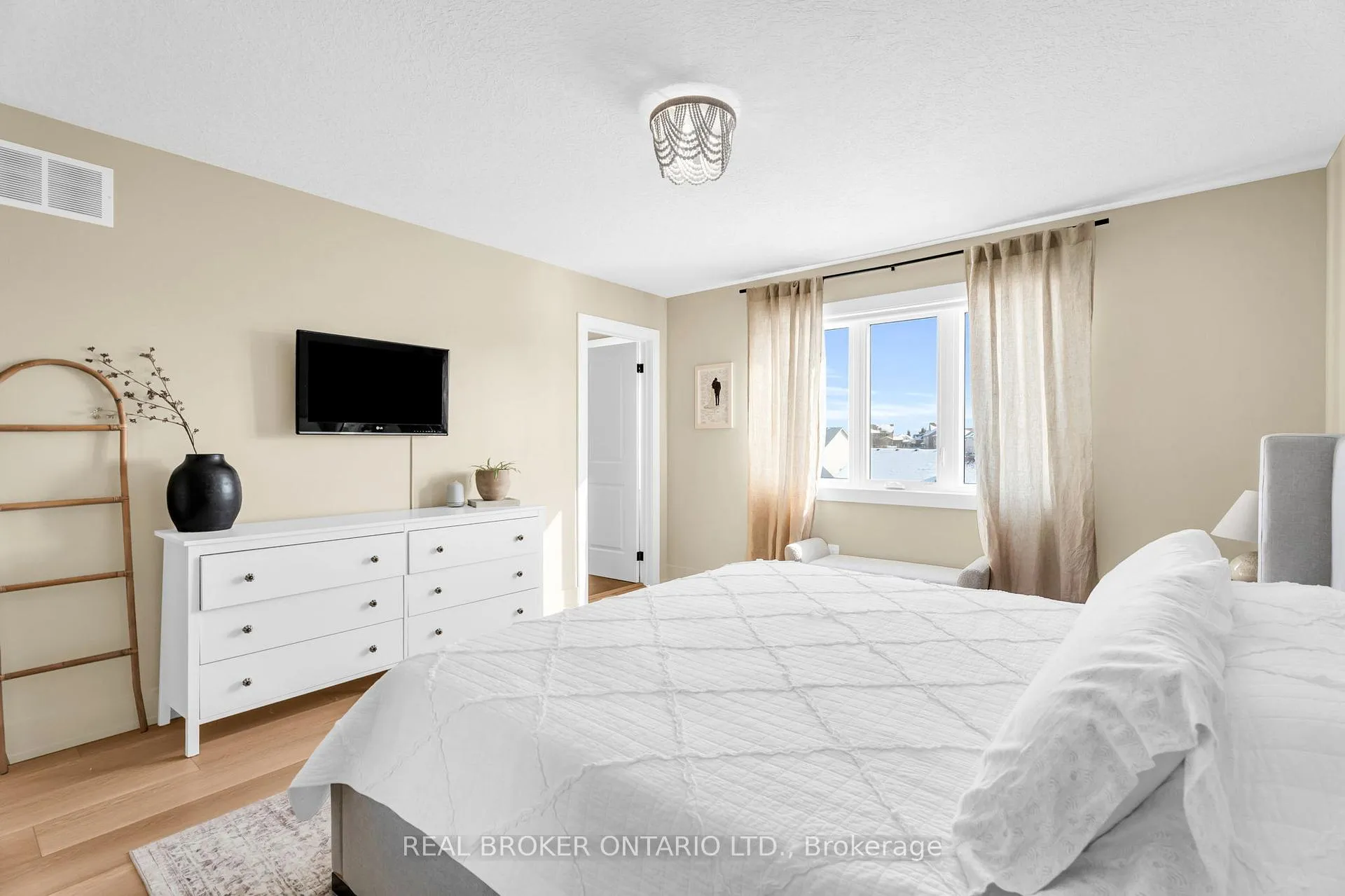 Photo 24 of Unit 22, 690 Broadway, Orangeville — HOMEH
