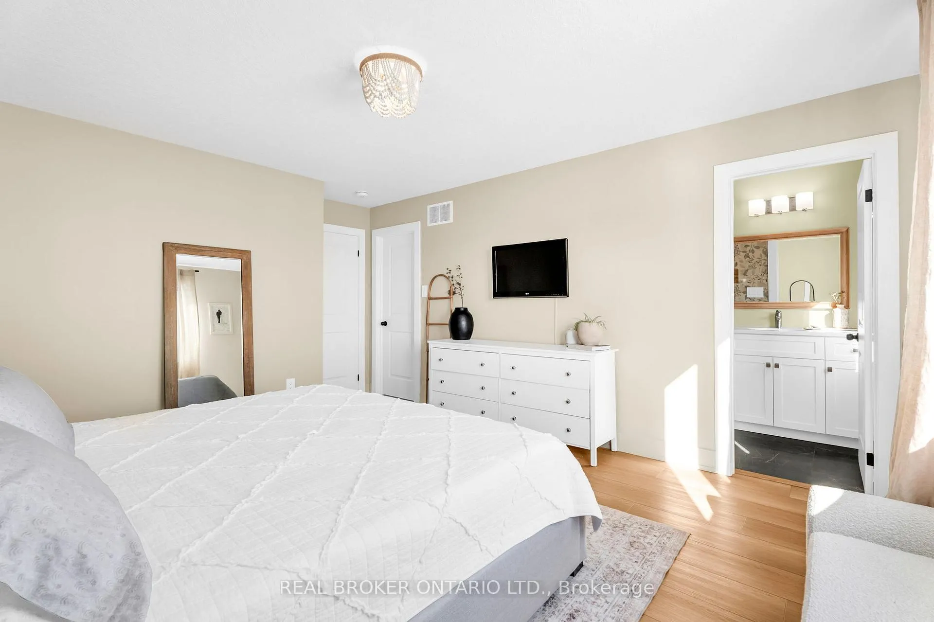Photo 25 of Unit 22, 690 Broadway, Orangeville — HOMEH