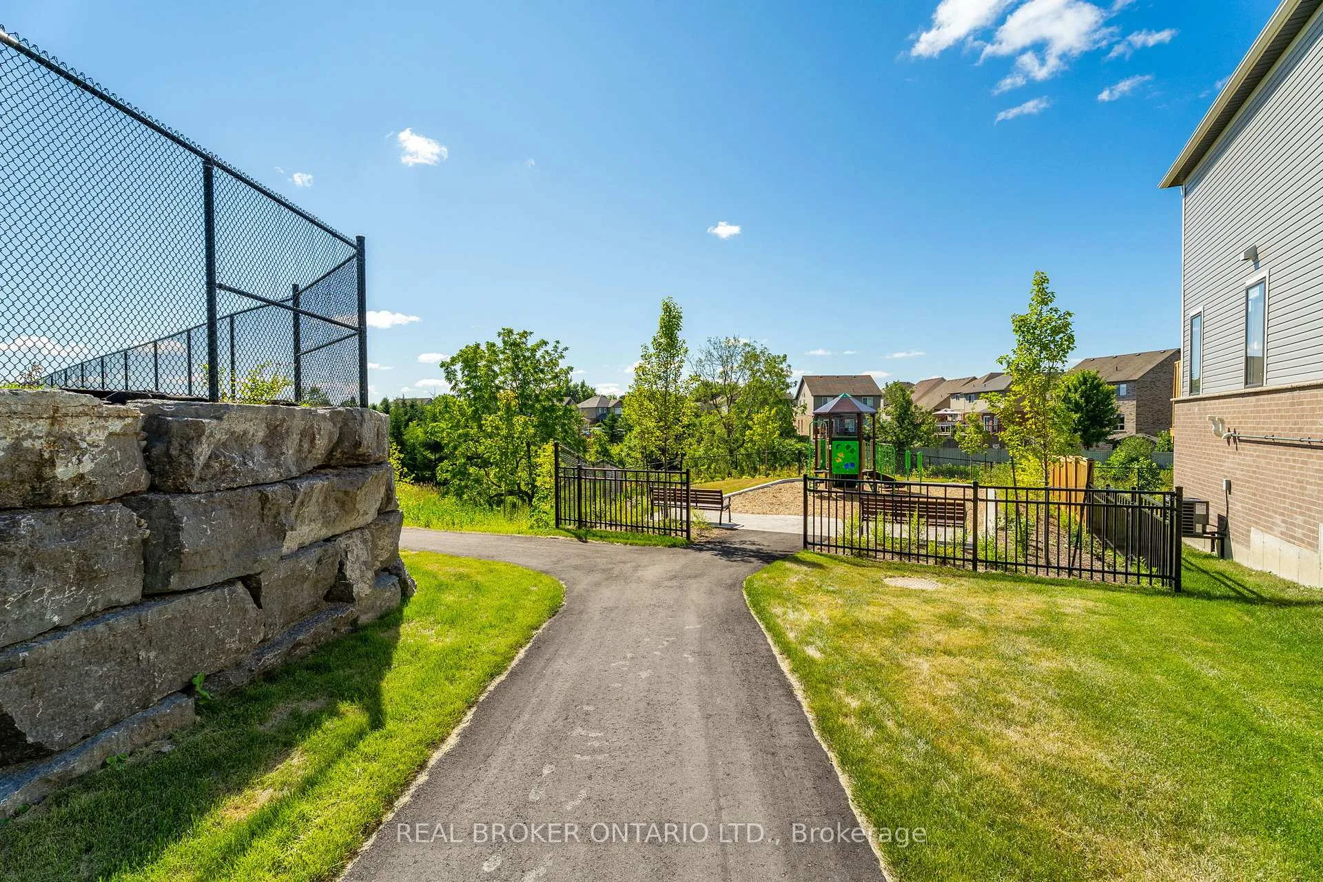 Photo 35 of Unit 22, 690 Broadway, Orangeville — HOMEH
