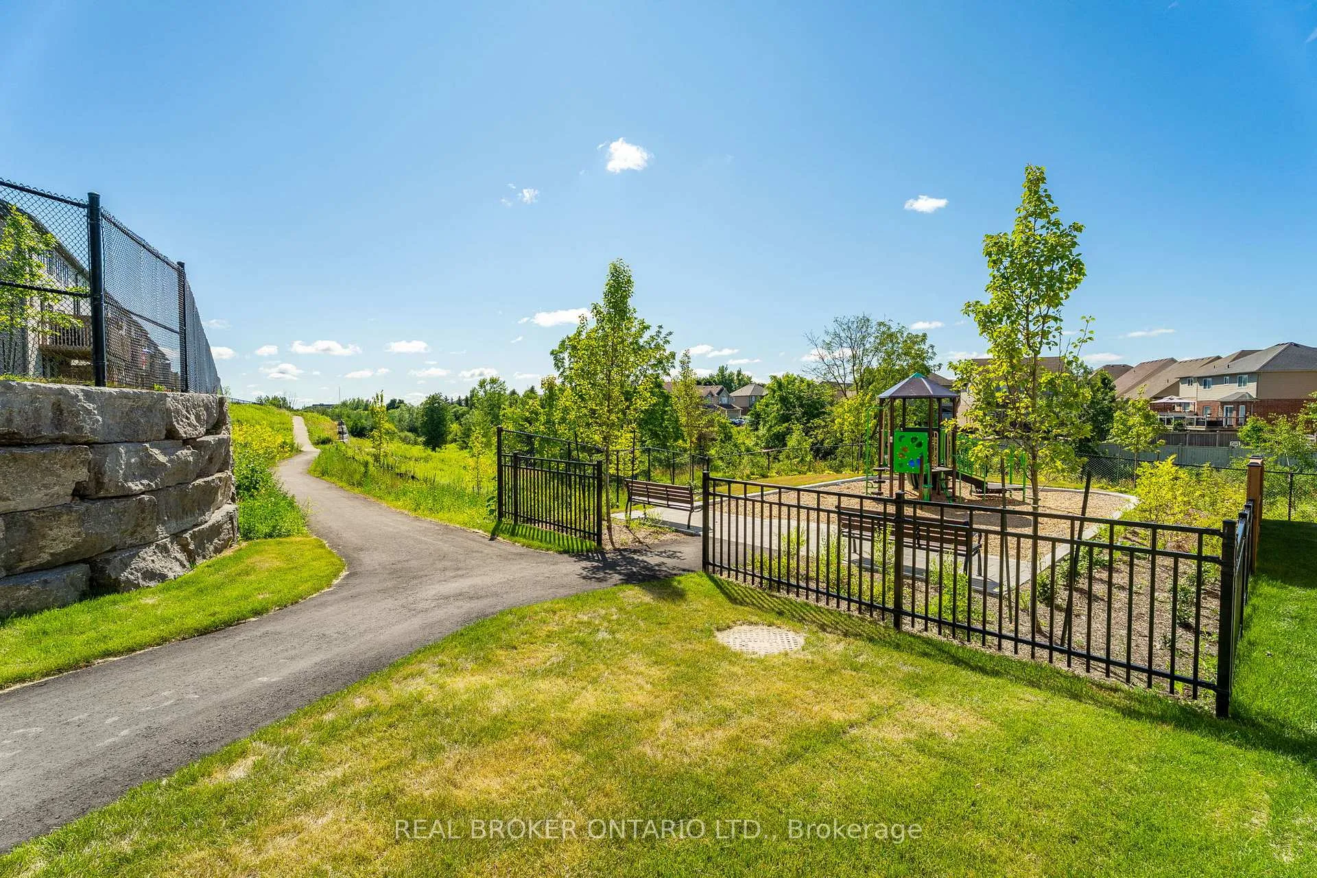 Photo 36 of Unit 22, 690 Broadway, Orangeville — HOMEH