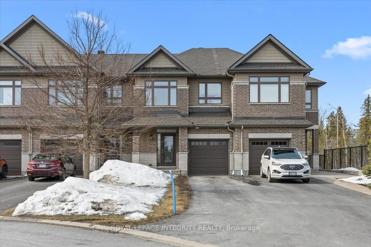 Front of 154 Woodhurst Crescent