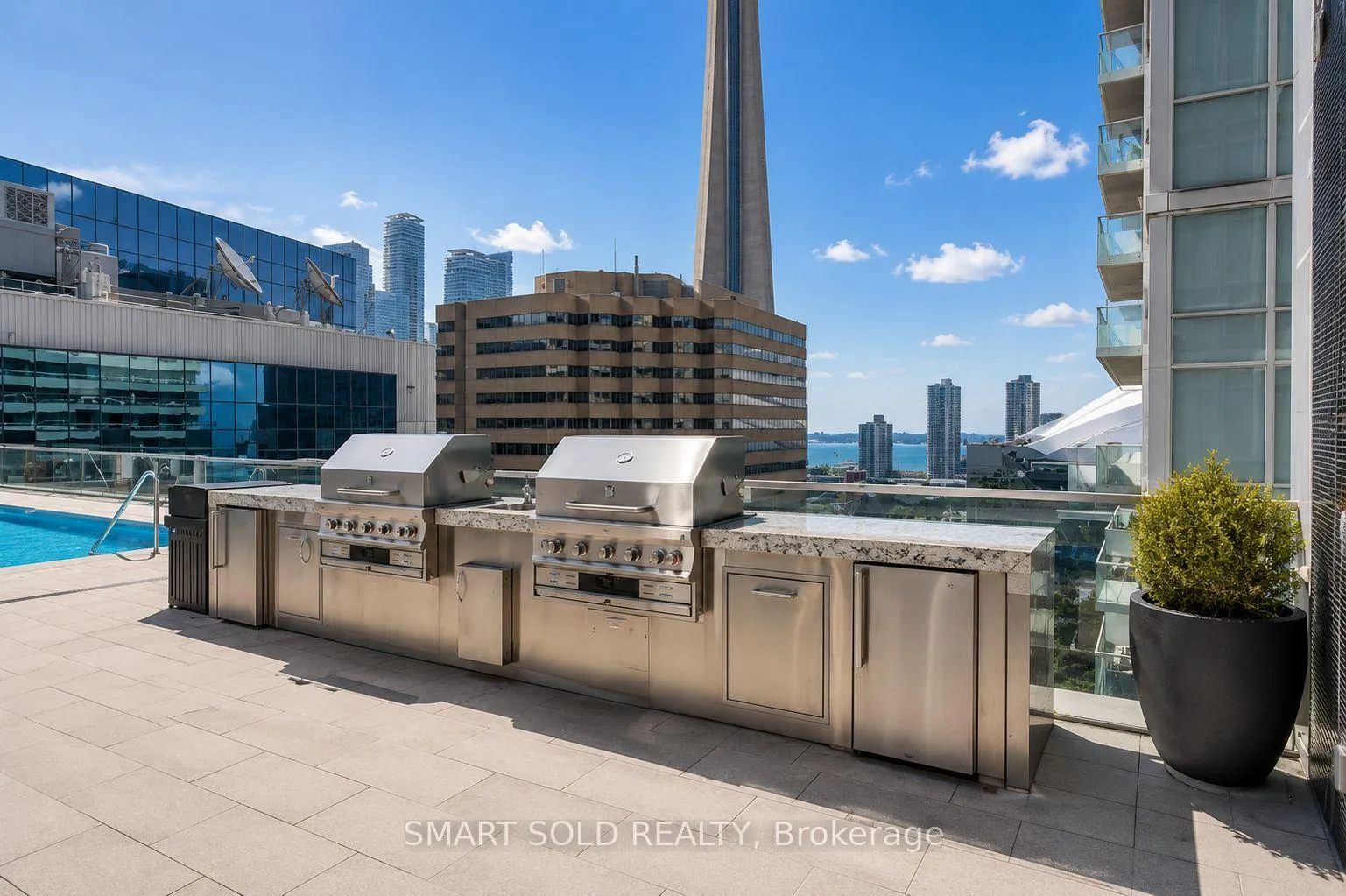 Photo 4 of Unit 1712, 300 Front Street W, Toronto, Waterfront Communities — HOMEH