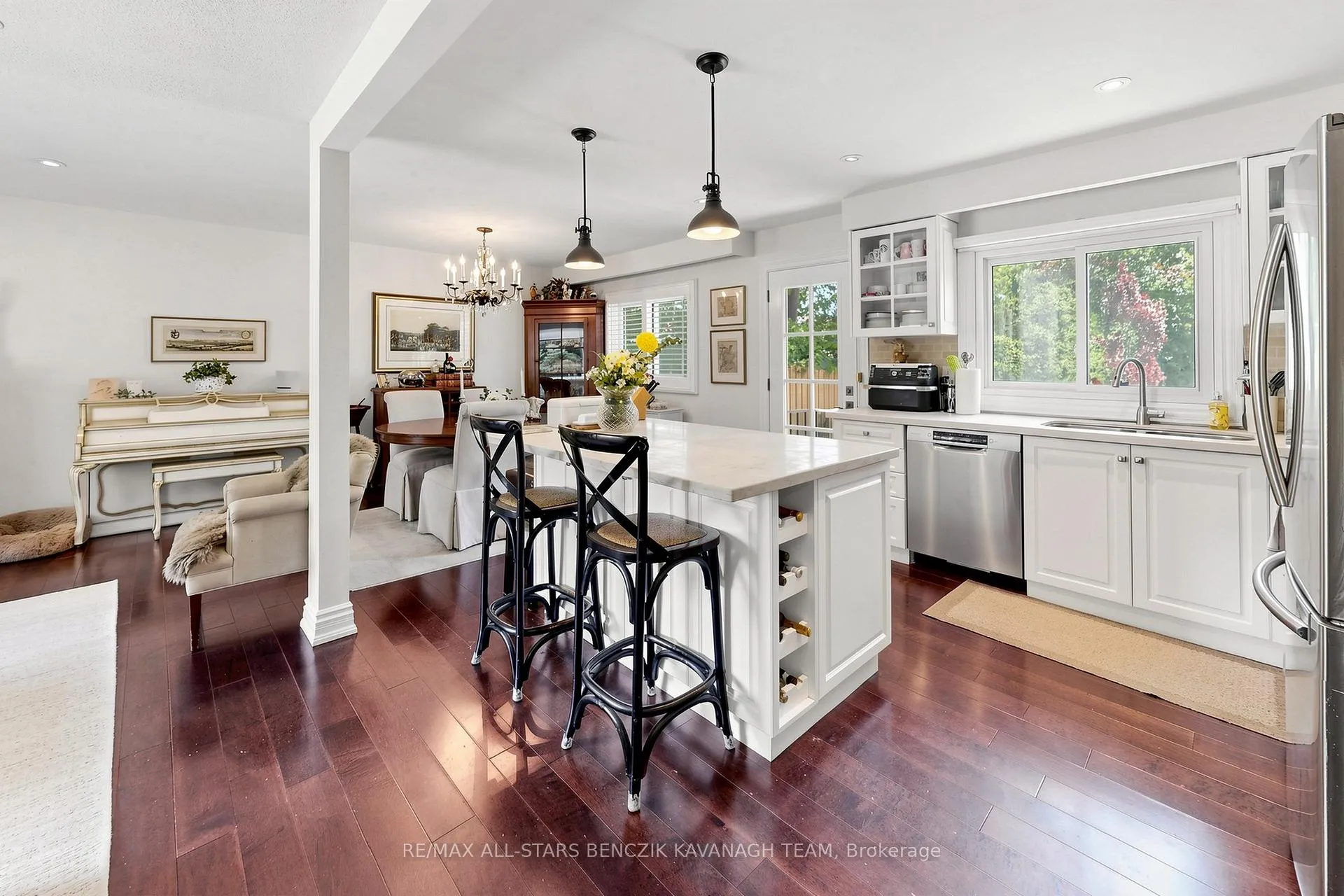 Photo 6 of 65 Wootten Way N, Markham, Markham Village — HOMEH