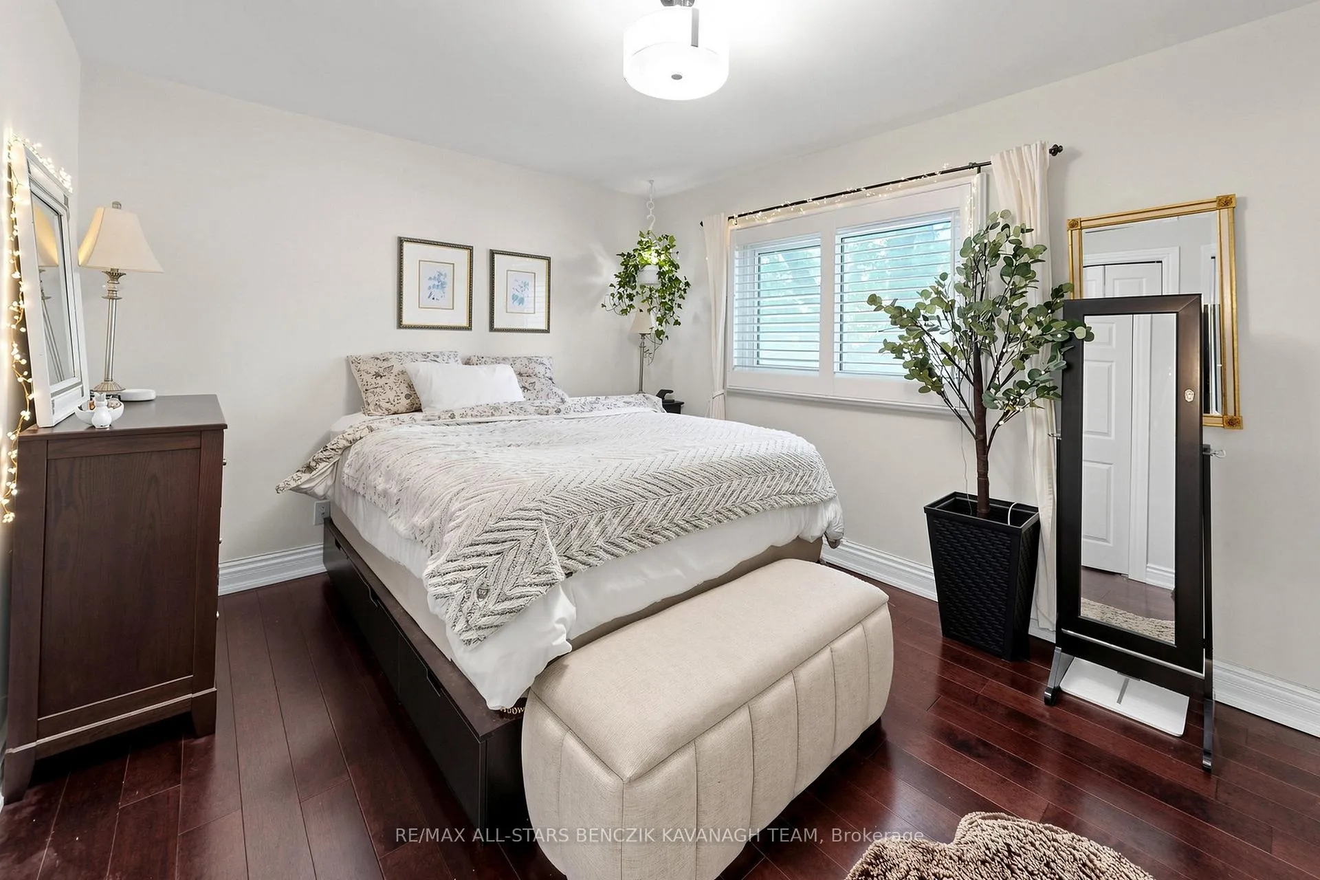 Photo 10 of 65 Wootten Way N, Markham, Markham Village — HOMEH