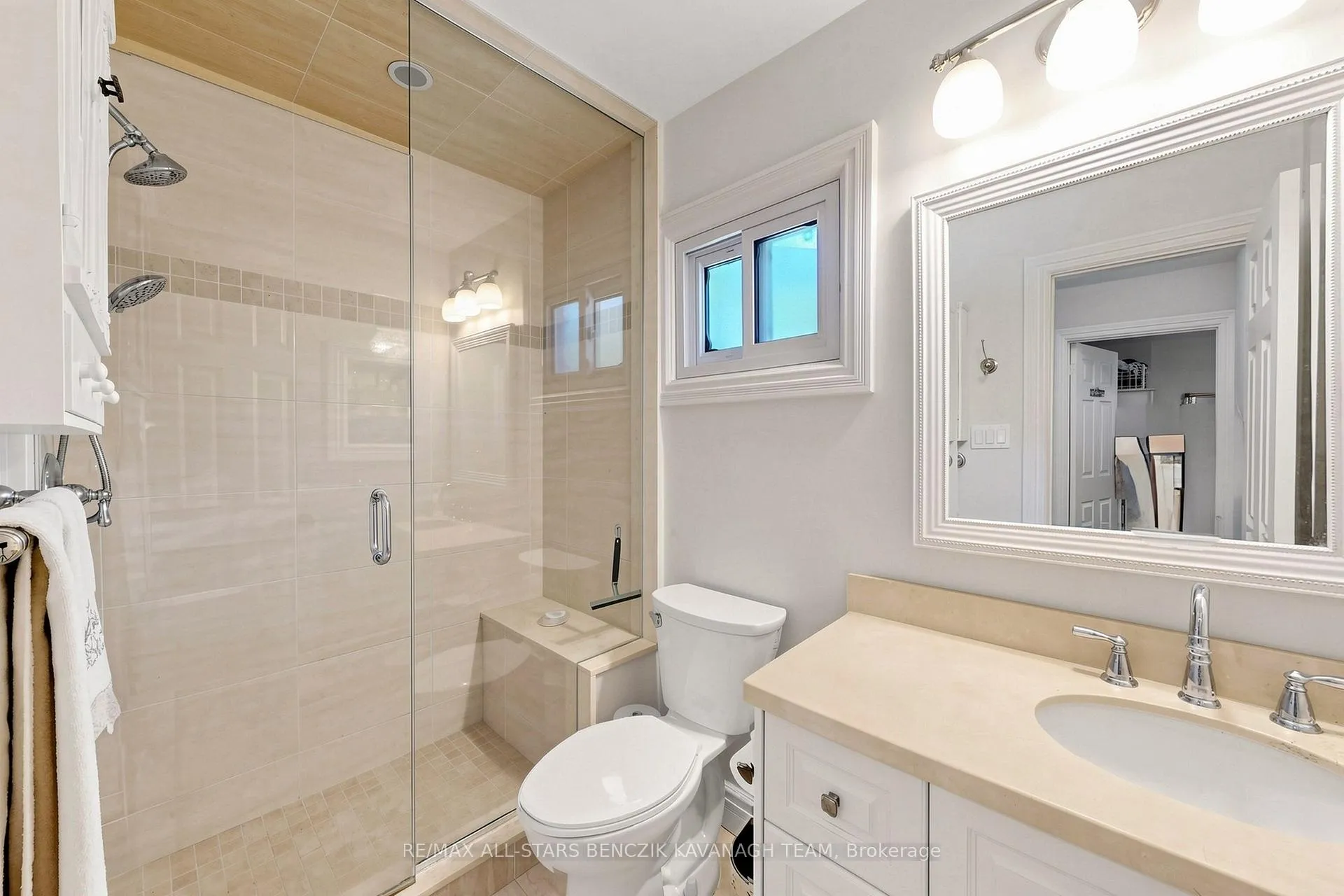 Photo 13 of 65 Wootten Way N, Markham, Markham Village — HOMEH
