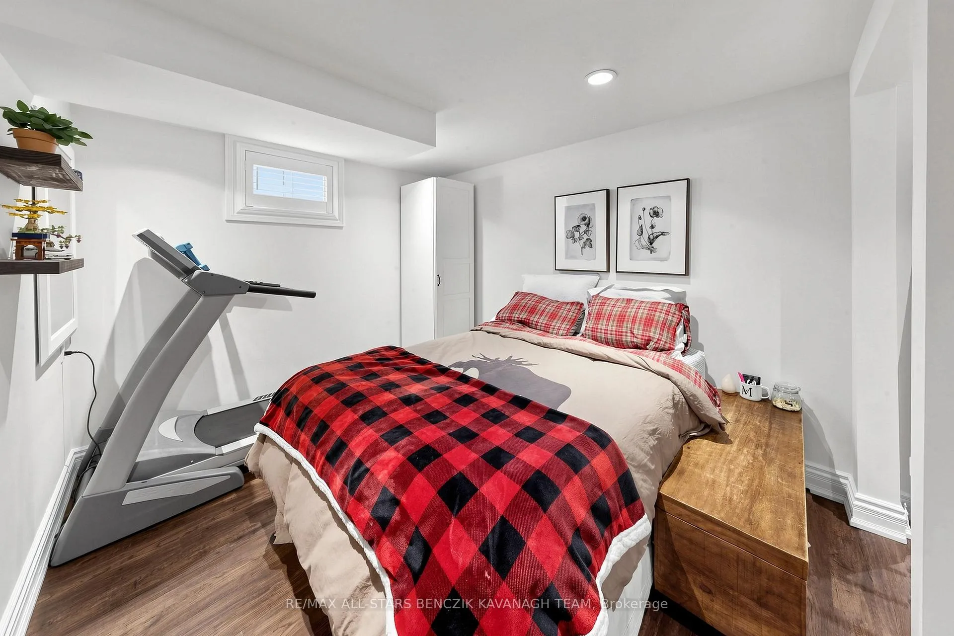 Photo 15 of 65 Wootten Way N, Markham, Markham Village — HOMEH