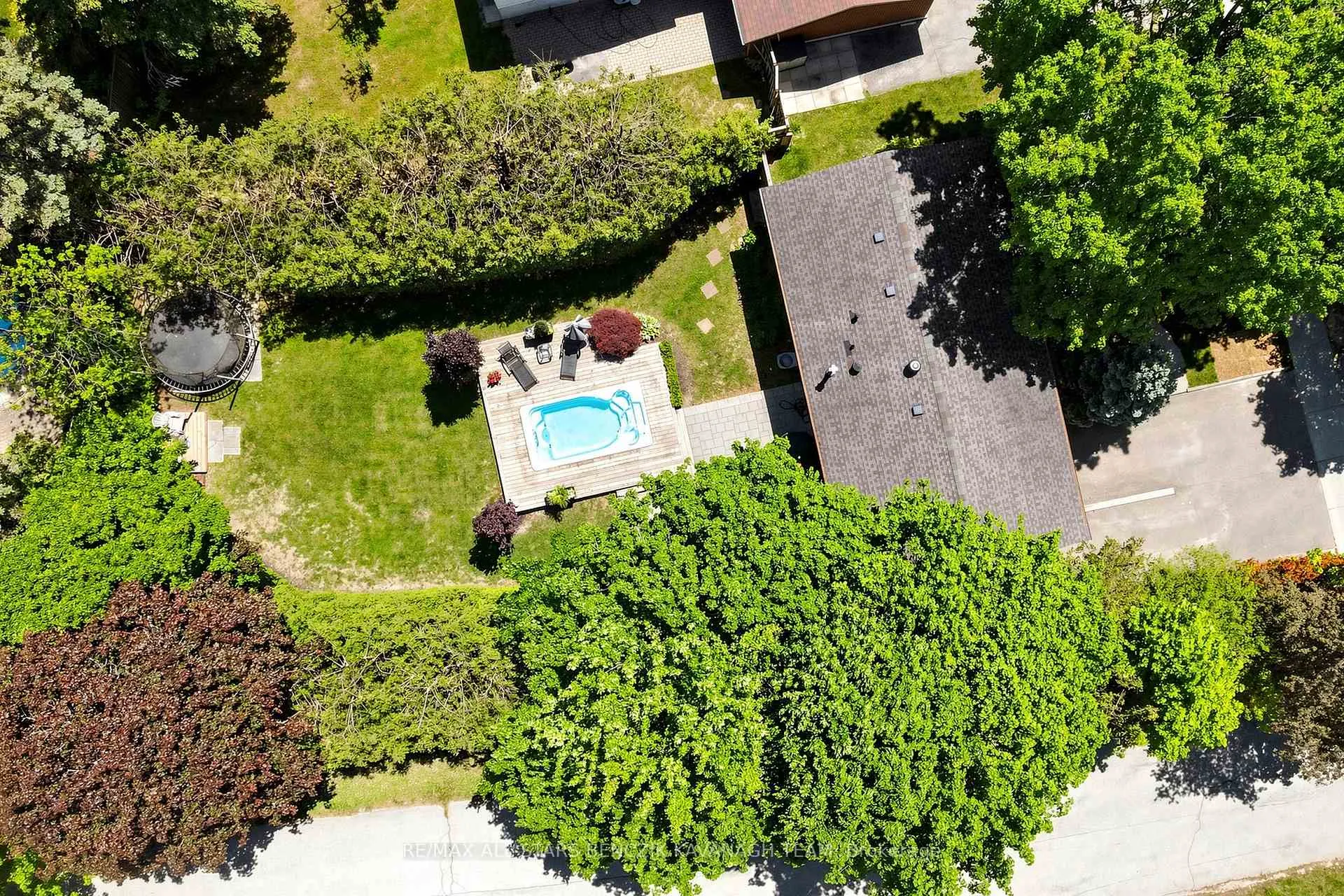 Photo 22 of 65 Wootten Way N, Markham, Markham Village — HOMEH