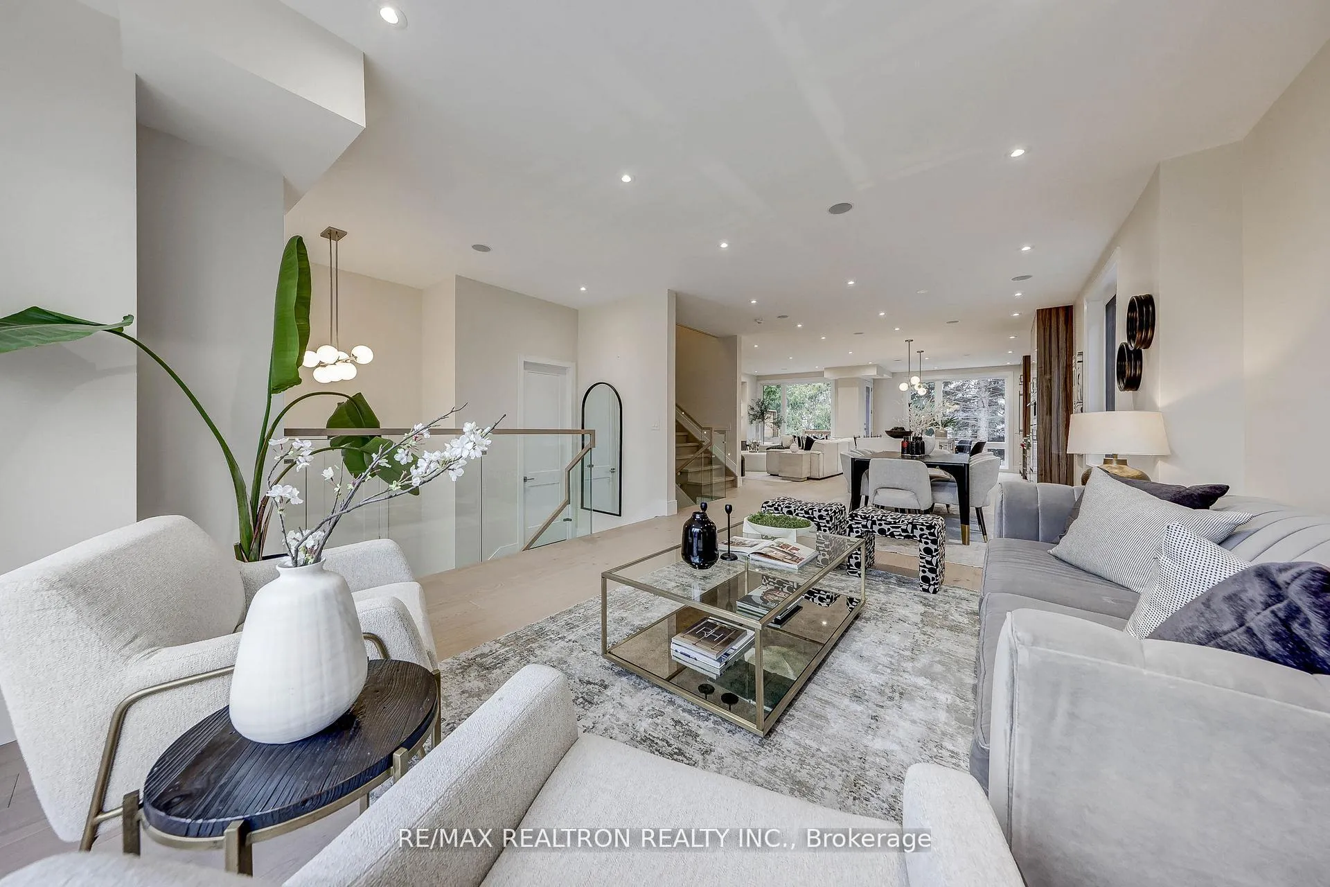 Photo 4 of 496 Melrose Avenue, Toronto, Bedford Park-Nortown — HOMEH
