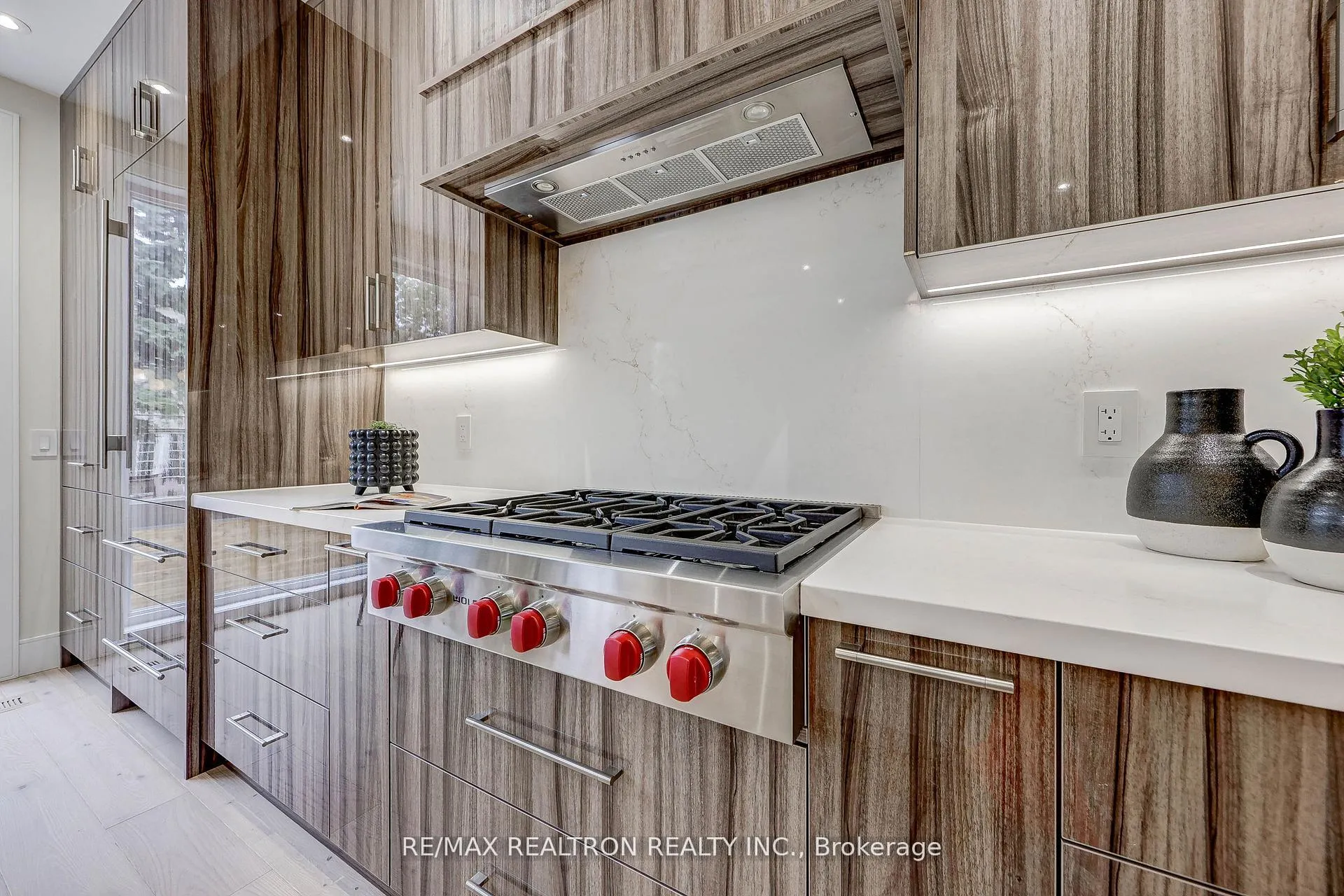 Photo 8 of 496 Melrose Avenue, Toronto, Bedford Park-Nortown — HOMEH