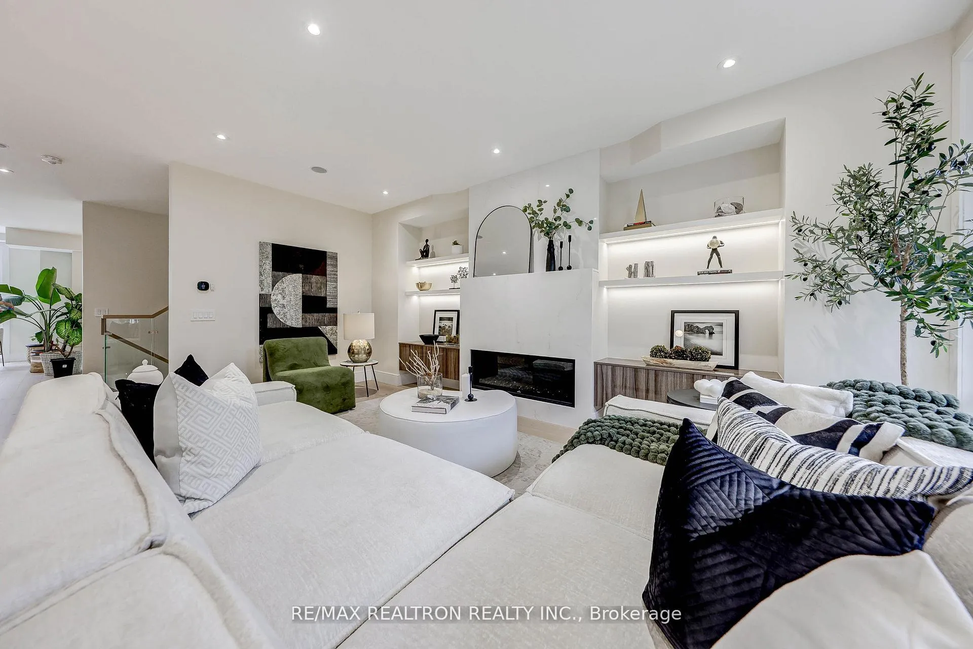 Photo 14 of 496 Melrose Avenue, Toronto, Bedford Park-Nortown — HOMEH