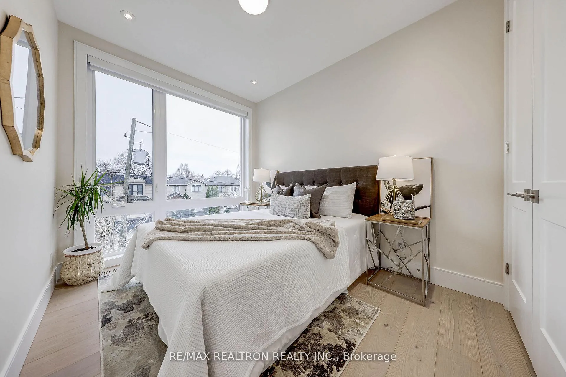 Photo 23 of 496 Melrose Avenue, Toronto, Bedford Park-Nortown — HOMEH