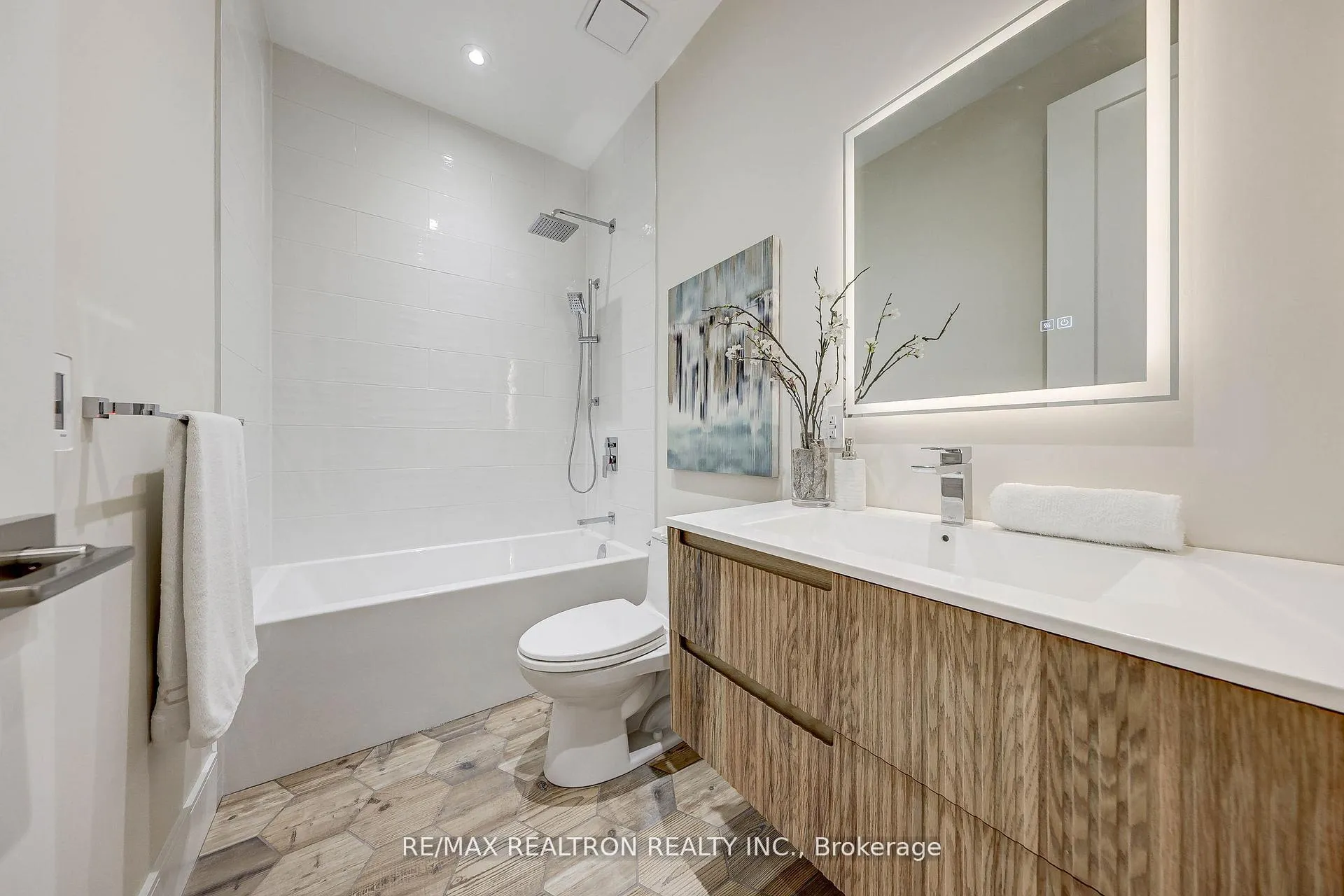 Photo 25 of 496 Melrose Avenue, Toronto, Bedford Park-Nortown — HOMEH
