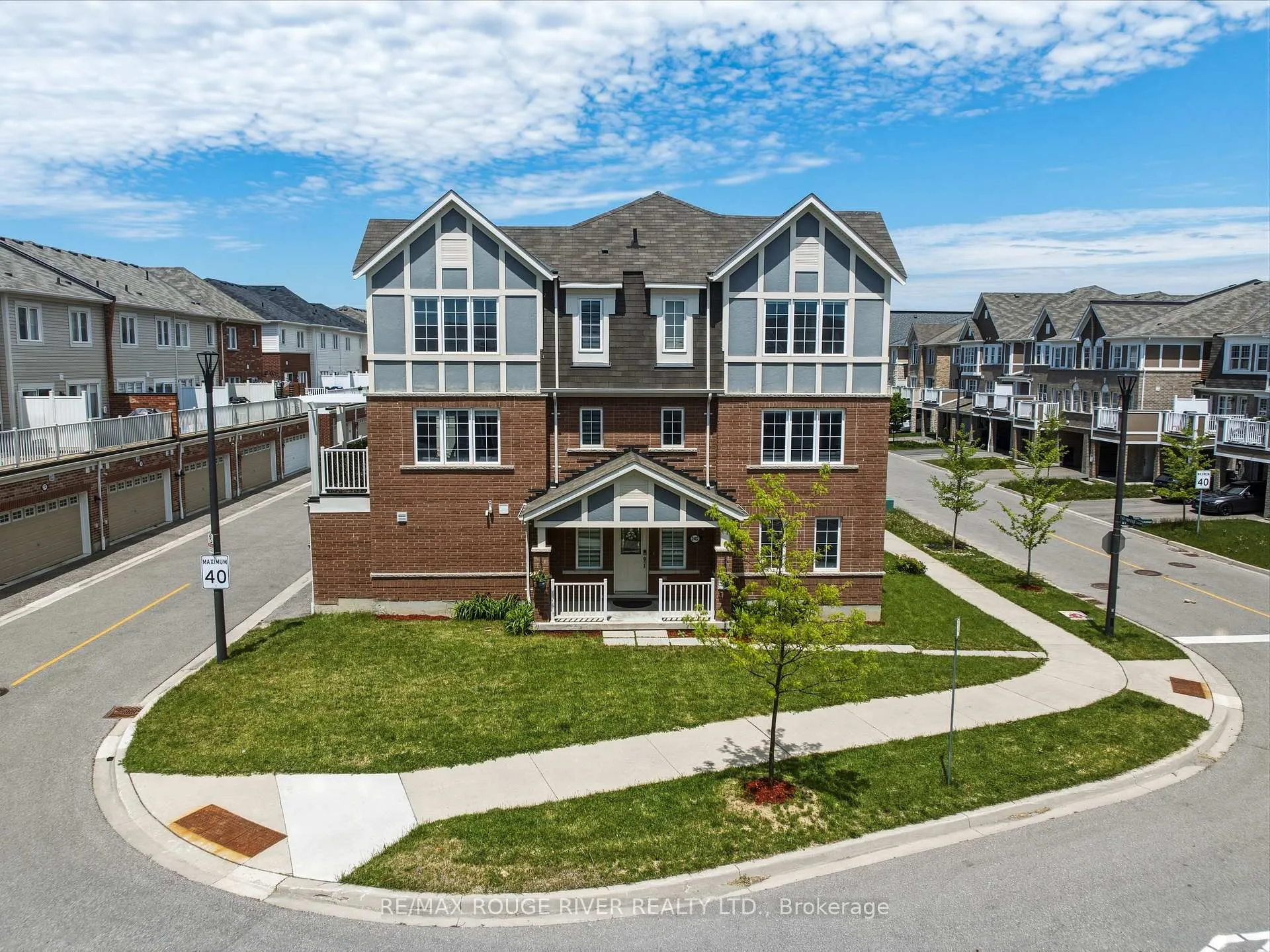 Photo 1 of 2402 Fall Harvest Crescent, Pickering, Rural Pickering — HOMEH