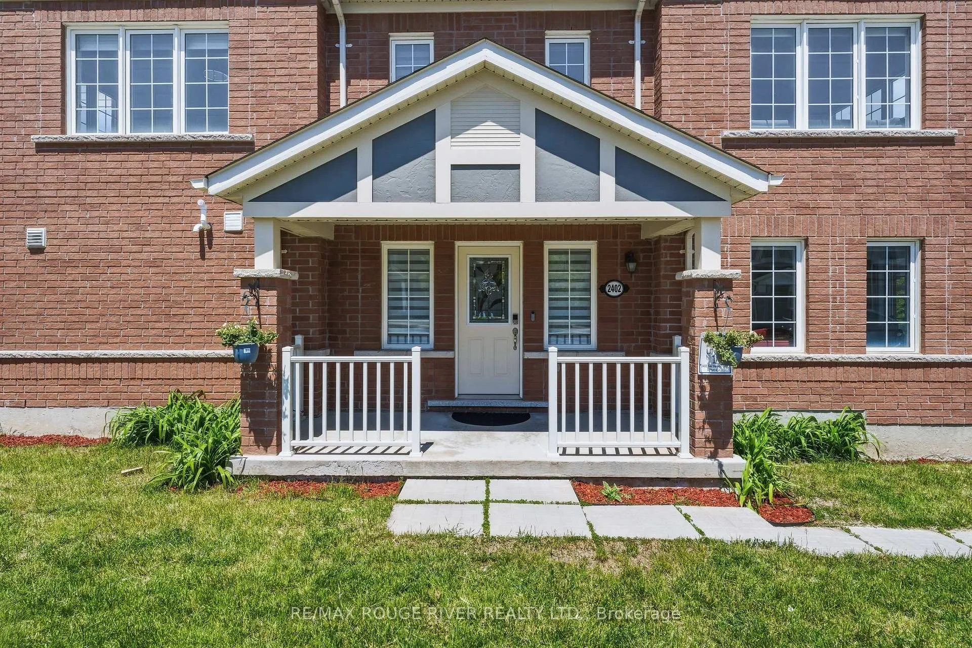 Photo 3 of 2402 Fall Harvest Crescent, Pickering, Rural Pickering — HOMEH