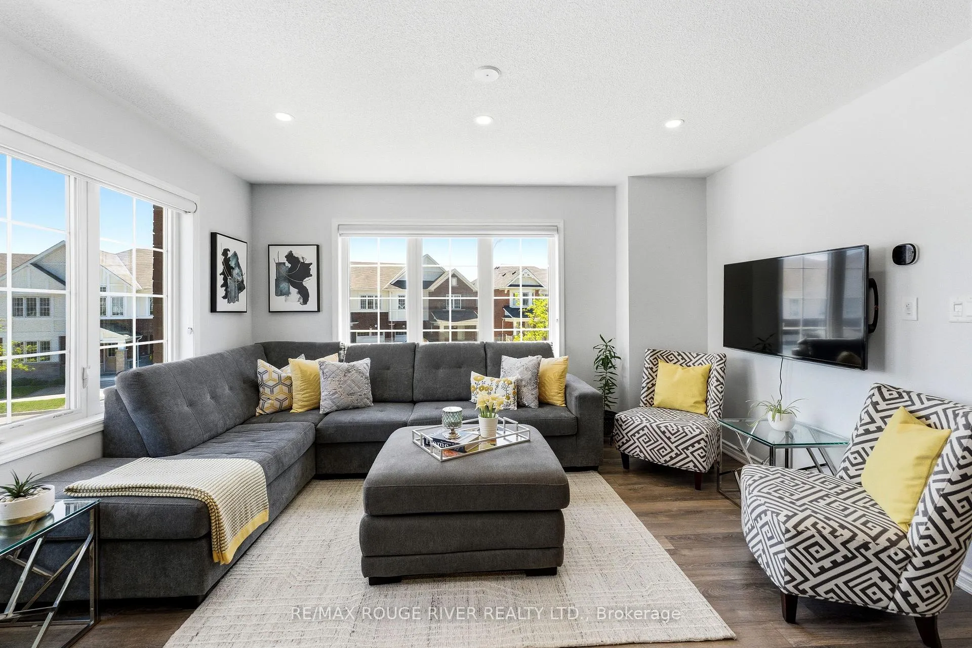 Photo 13 of 2402 Fall Harvest Crescent, Pickering, Rural Pickering — HOMEH