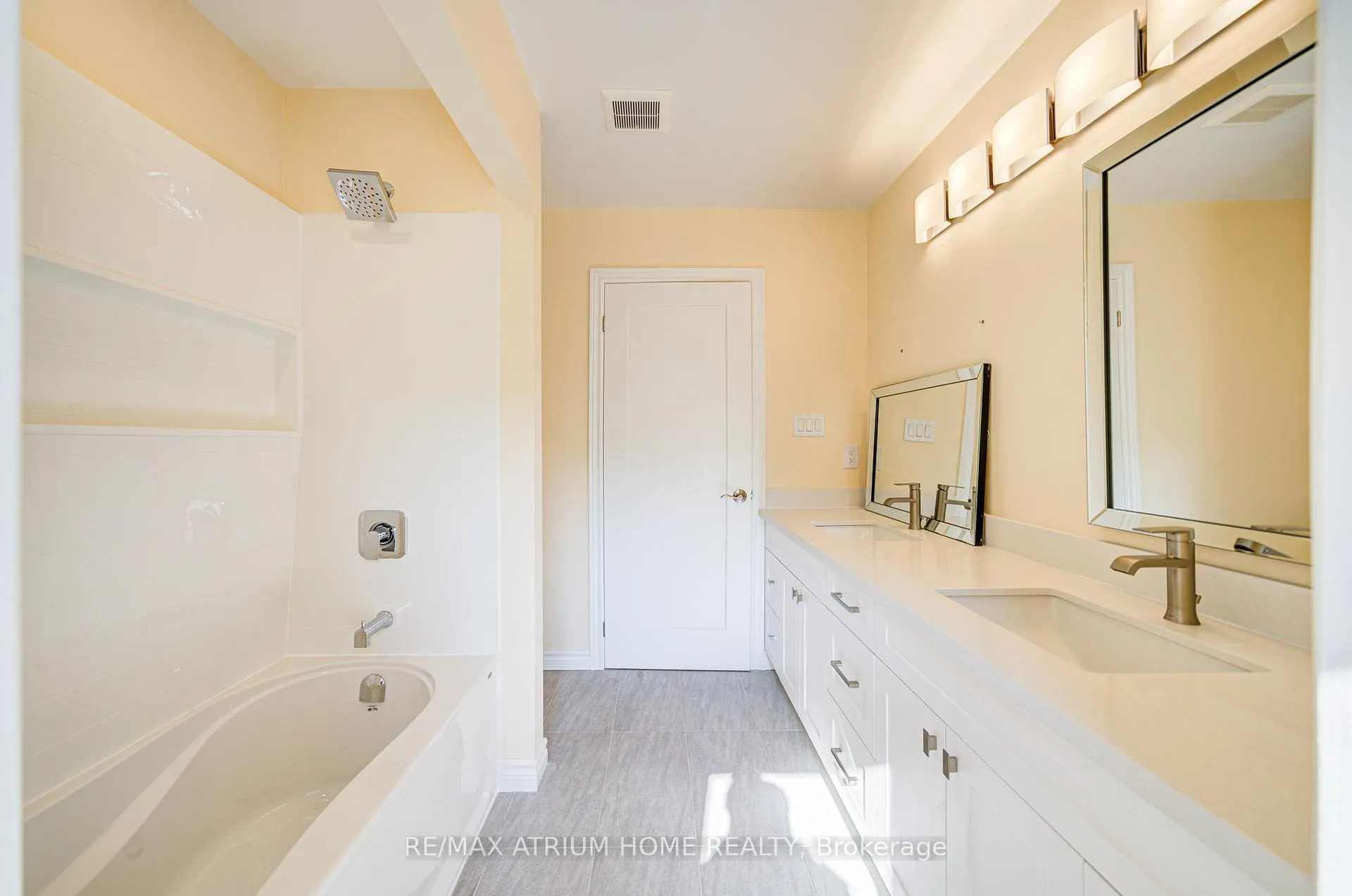 Photo 19 of 9963 Woodbine Avenue, Markham, Devil's Elbow — HOMEH