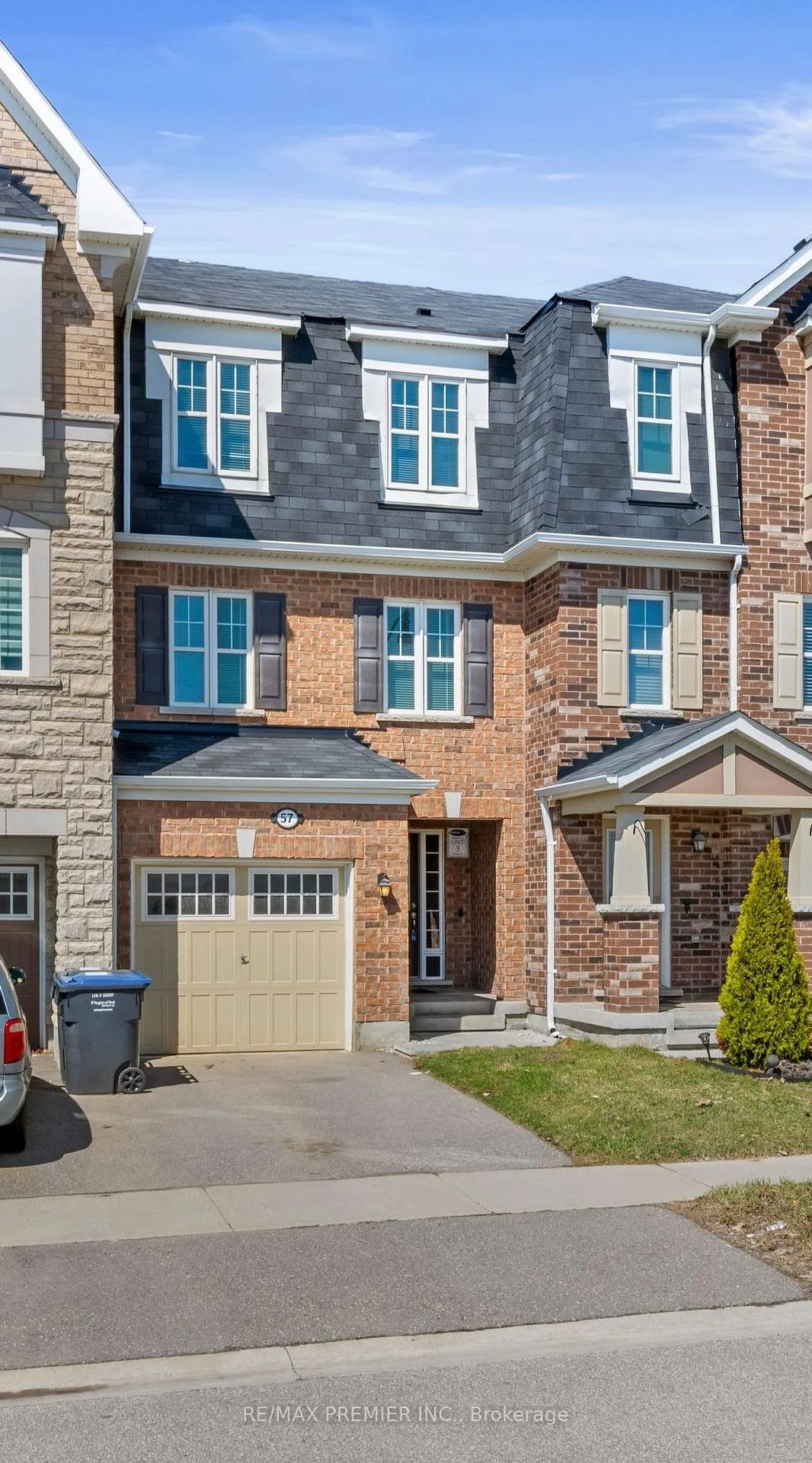 Photo 3 of 57 Baycliffe Crescent, Brampton, Northwest Brampton — HOMEH