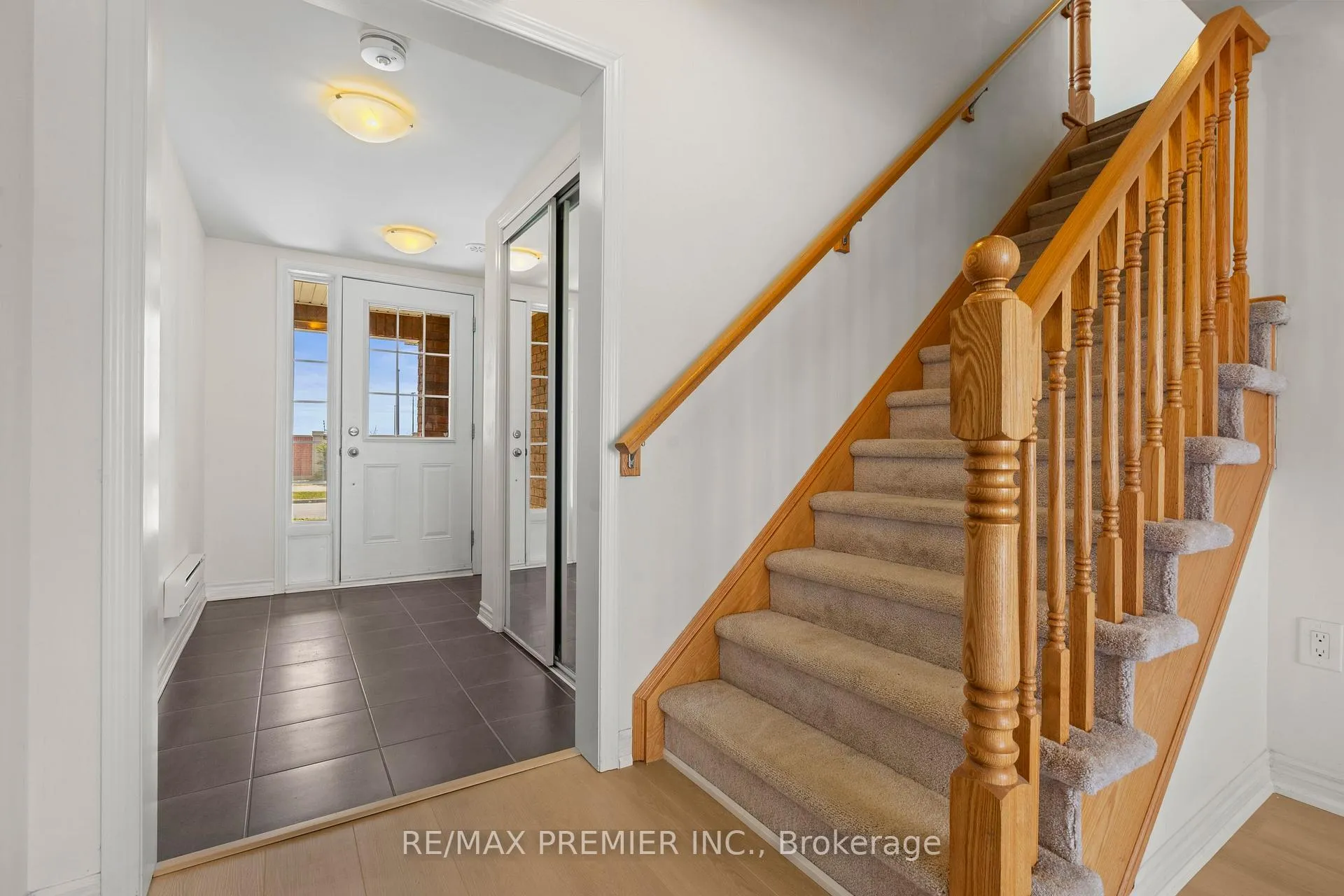 Photo 10 of 57 Baycliffe Crescent, Brampton, Northwest Brampton — HOMEH
