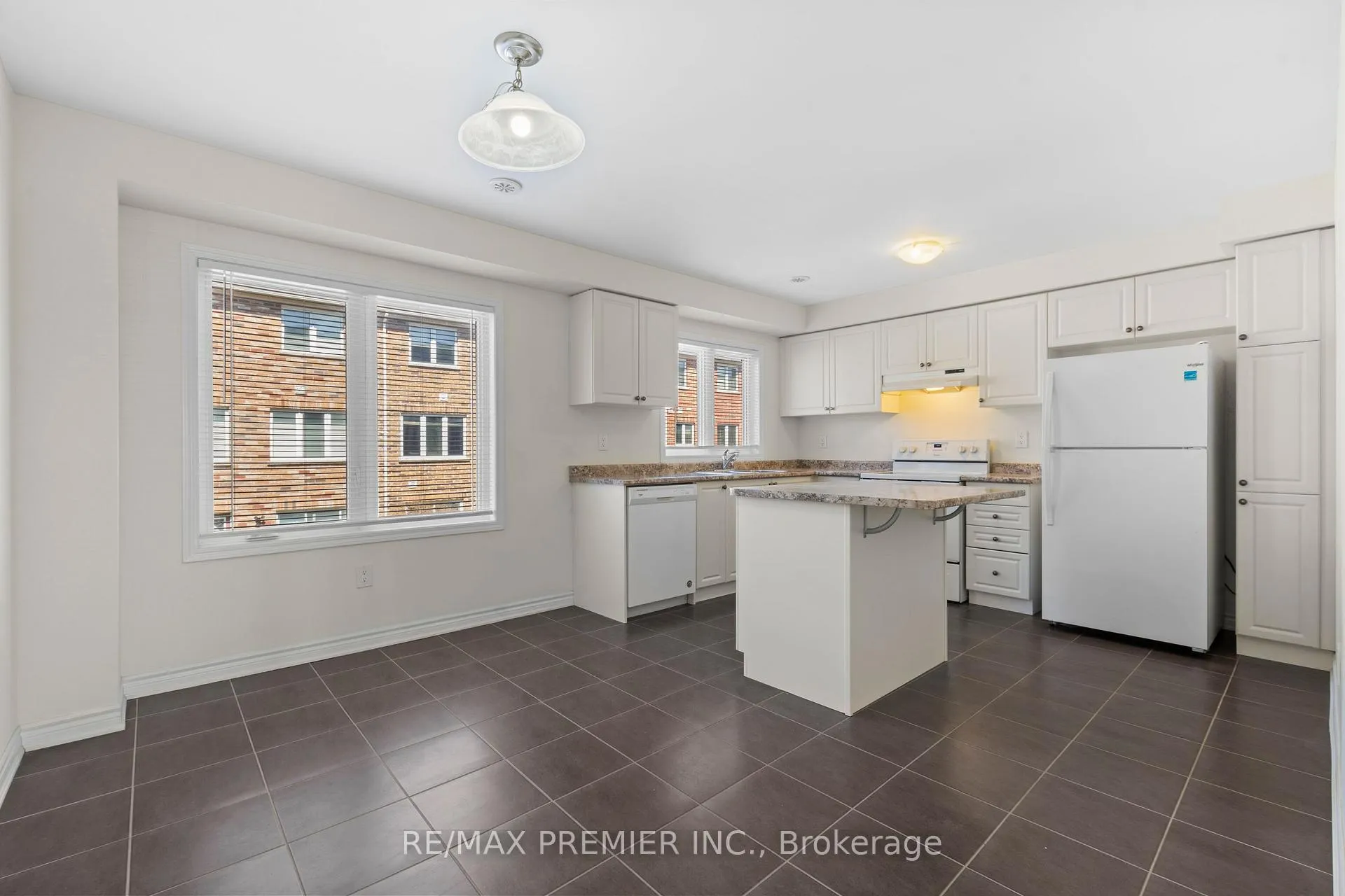 Photo 19 of 57 Baycliffe Crescent, Brampton, Northwest Brampton — HOMEH