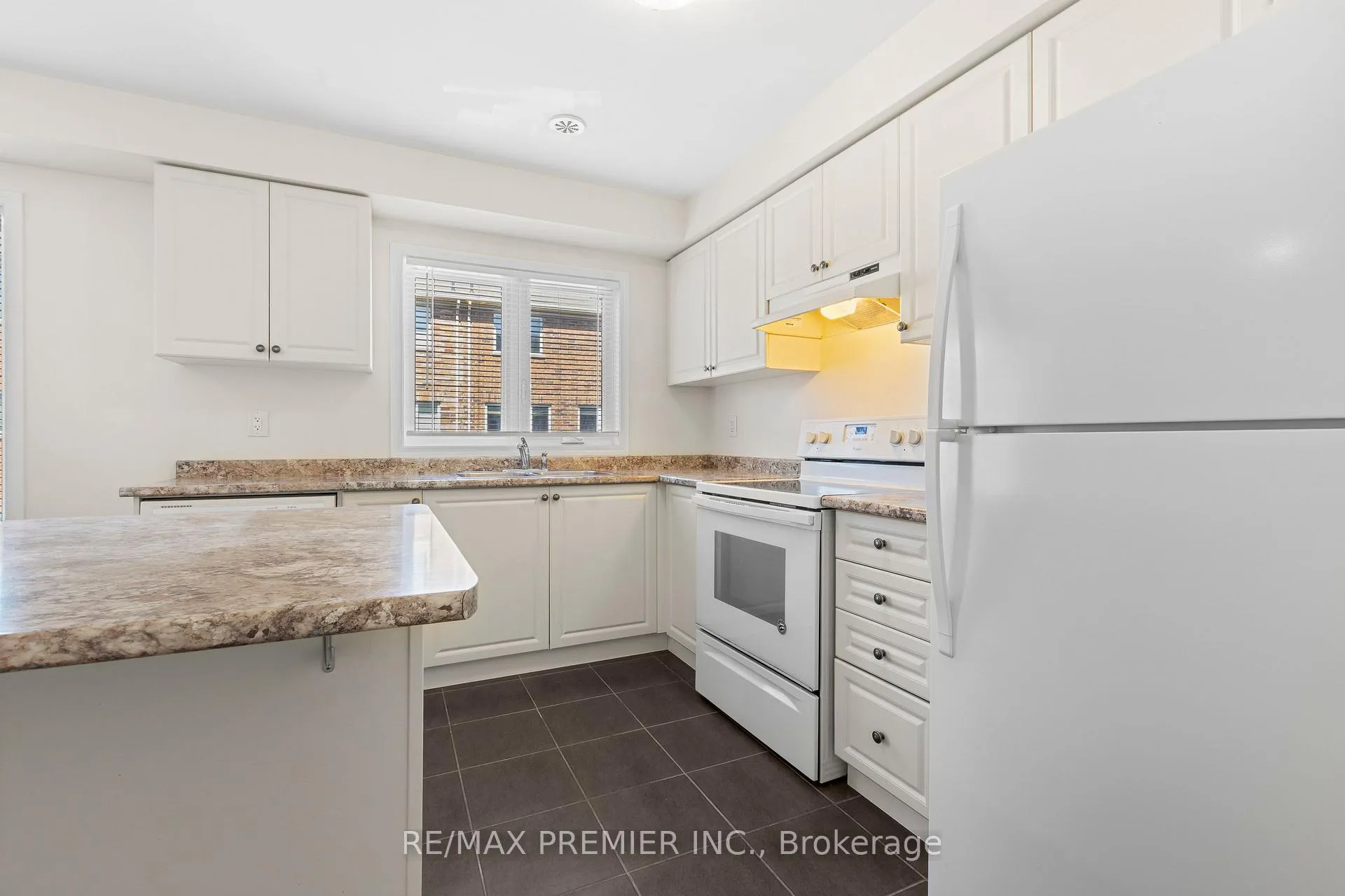 Photo 20 of 57 Baycliffe Crescent, Brampton, Northwest Brampton — HOMEH