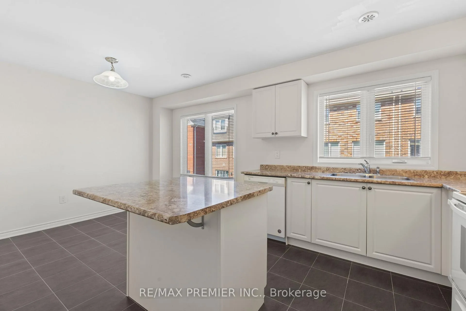Photo 21 of 57 Baycliffe Crescent, Brampton, Northwest Brampton — HOMEH
