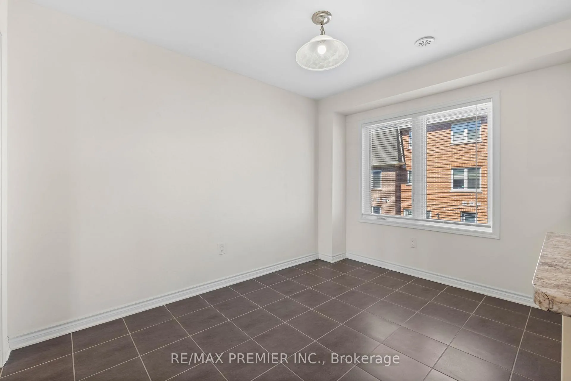 Photo 24 of 57 Baycliffe Crescent, Brampton, Northwest Brampton — HOMEH