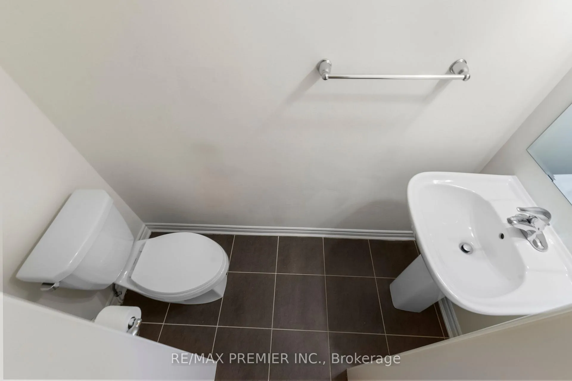 Photo 25 of 57 Baycliffe Crescent, Brampton, Northwest Brampton — HOMEH