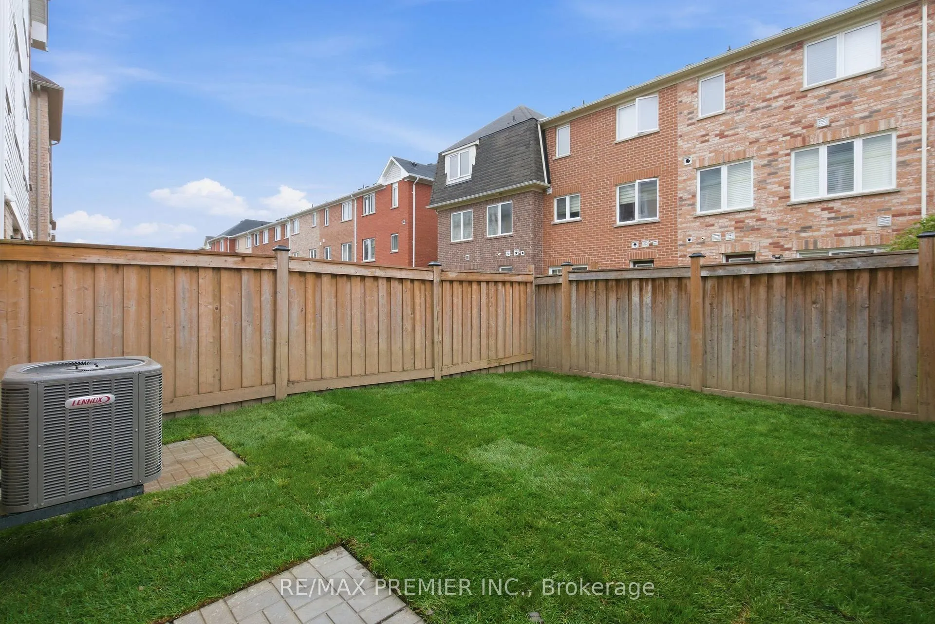 Photo 44 of 57 Baycliffe Crescent, Brampton, Northwest Brampton — HOMEH