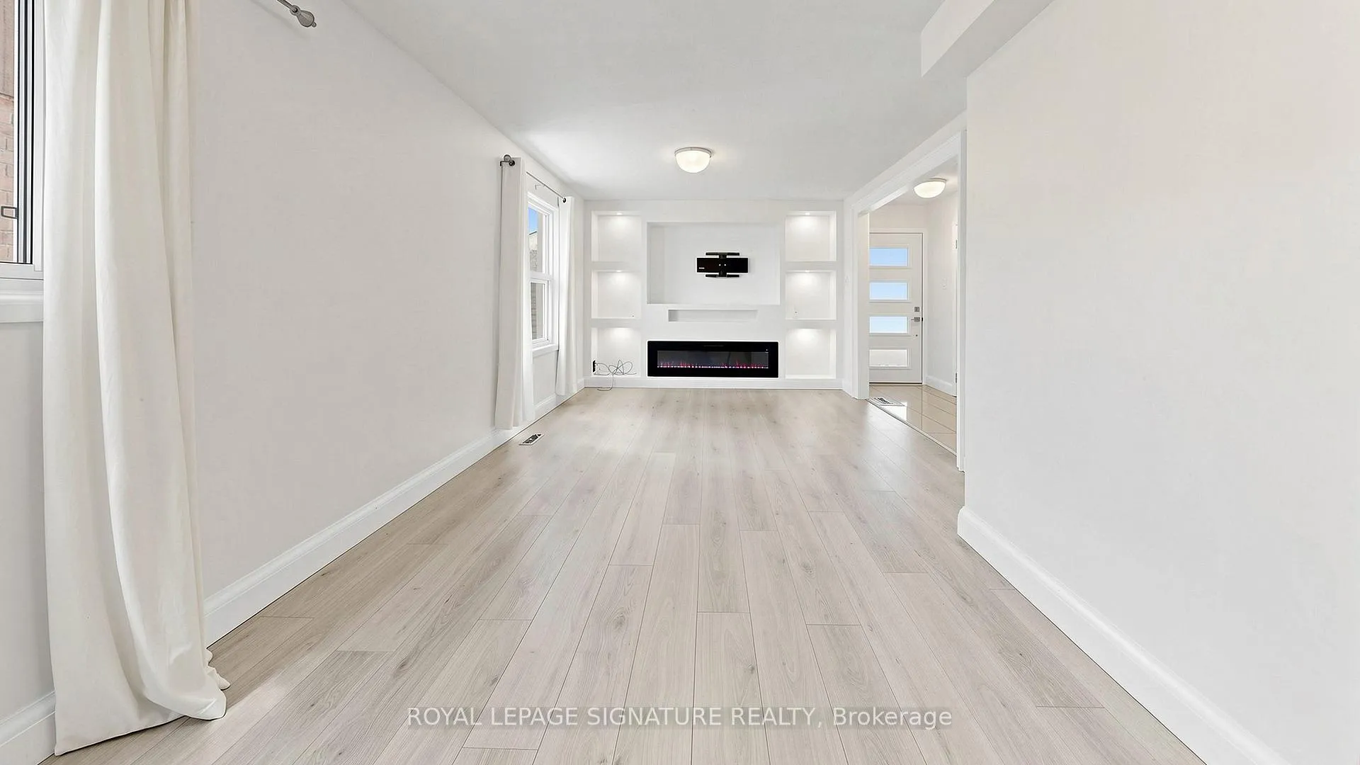 Photo 4 of Unit Main, 1634 Fairfield Crescent, Pickering, Village East — HOMEH