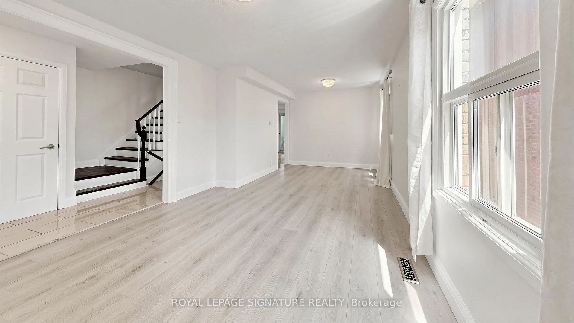 Photo 6 of Unit Main, 1634 Fairfield Crescent, Pickering, Village East — HOMEH