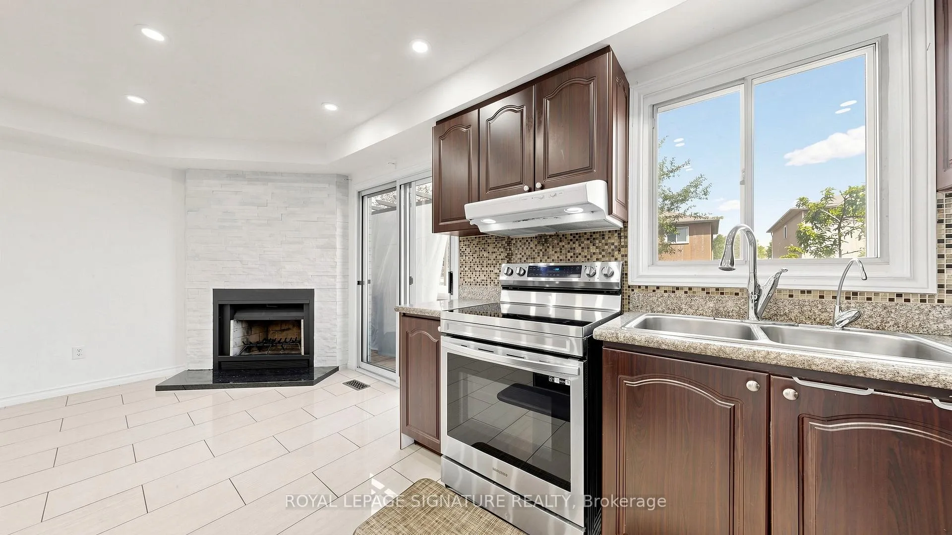 Photo 12 of Unit Main, 1634 Fairfield Crescent, Pickering, Village East — HOMEH