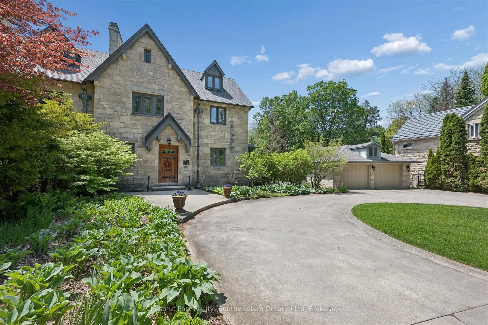 Photo 2 of 22 Stuart Street, Guelph, St. George's — HOMEH