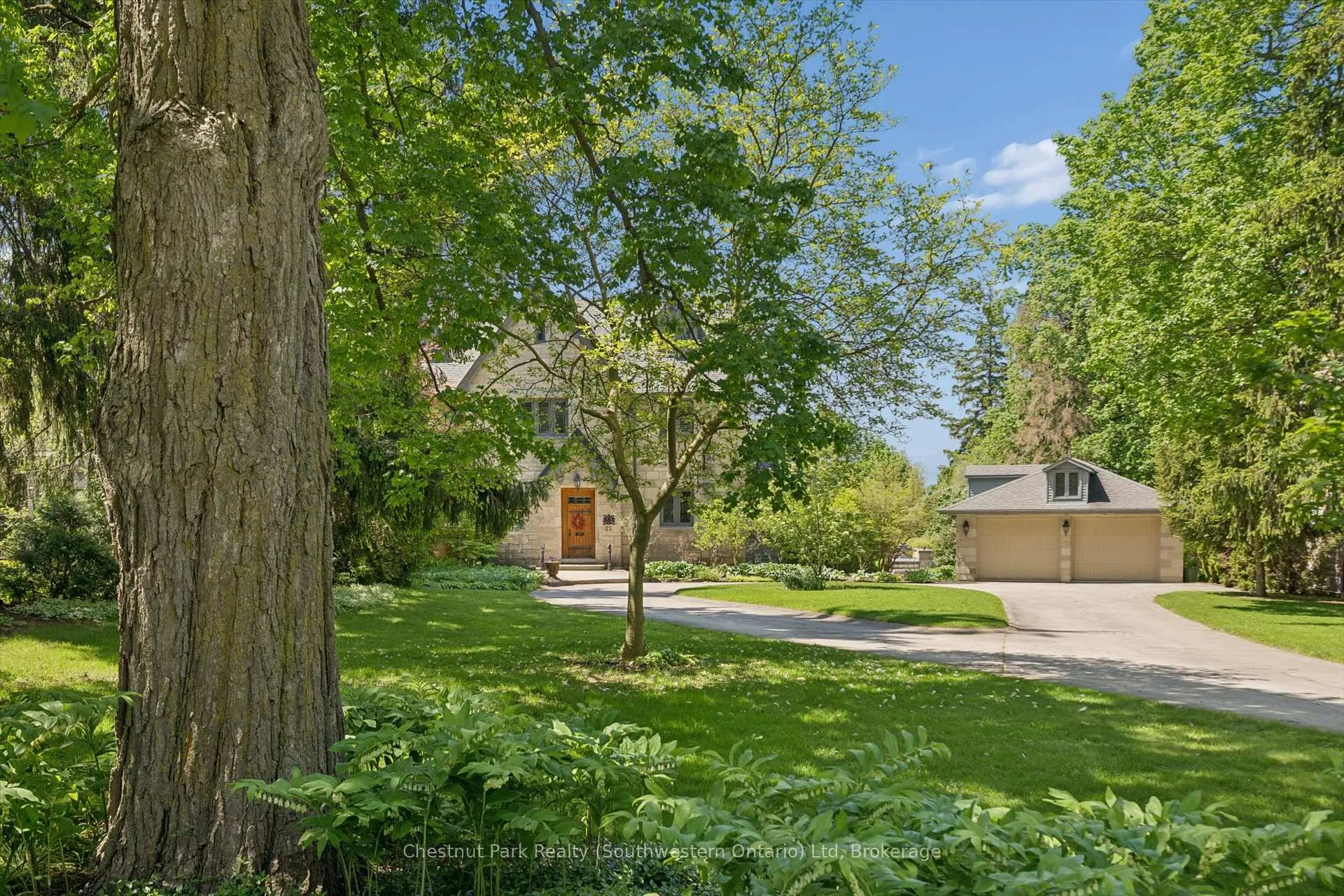 Photo 5 of 22 Stuart Street, Guelph, St. George's — HOMEH