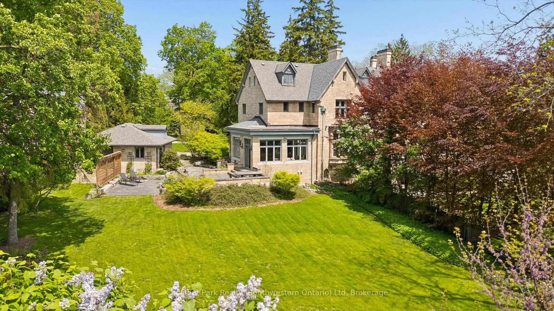 Photo 8 of 22 Stuart Street, Guelph, St. George's — HOMEH