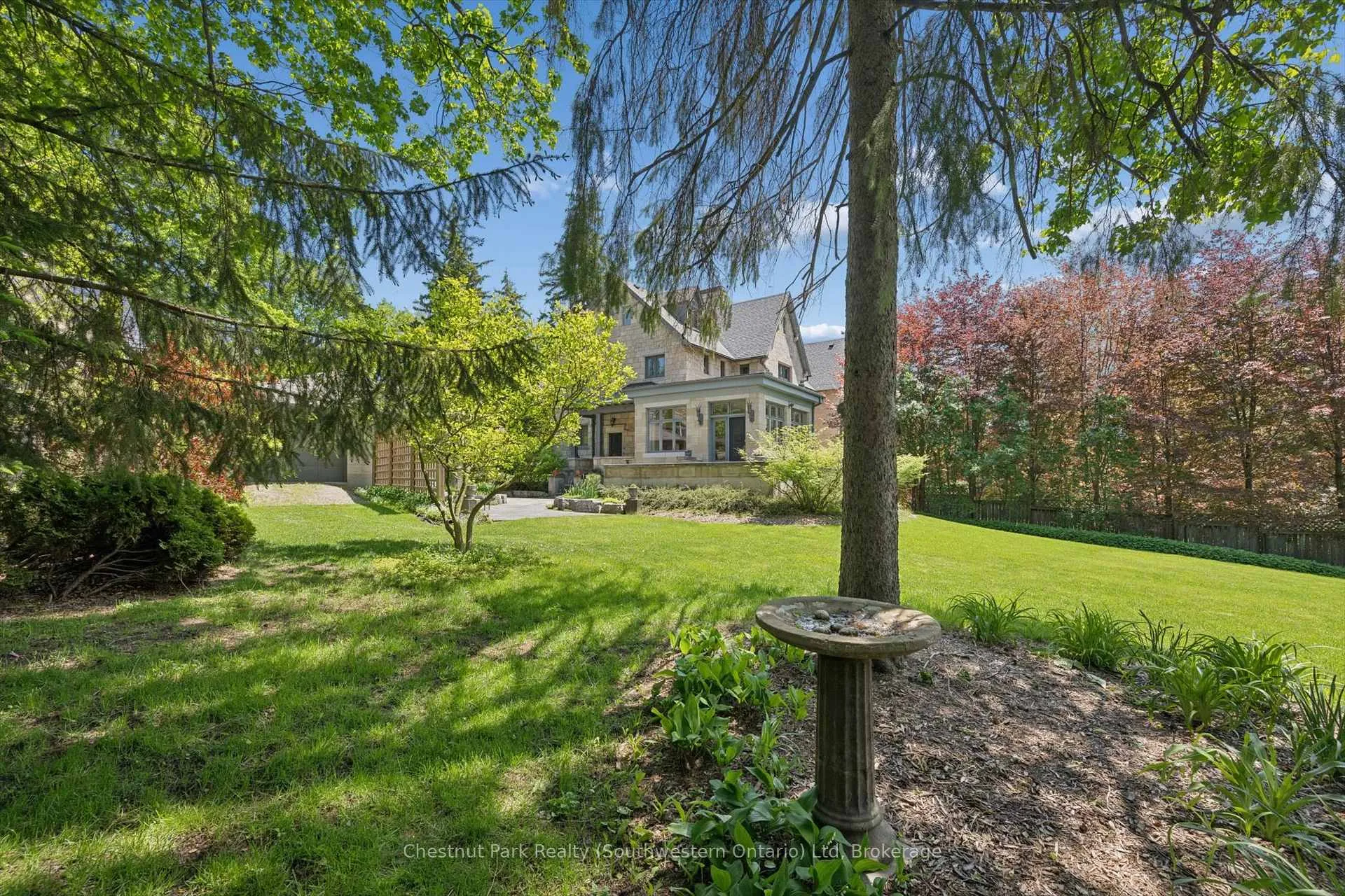 Photo 14 of 22 Stuart Street, Guelph, St. George's — HOMEH