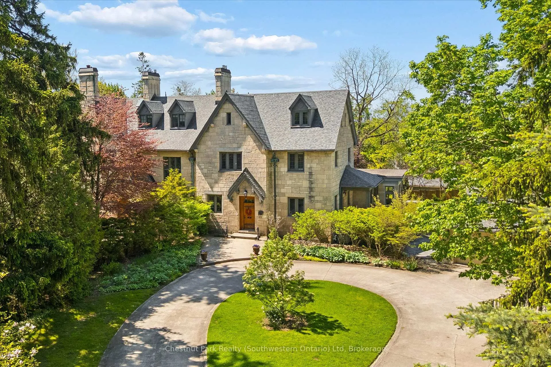 Photo 16 of 22 Stuart Street, Guelph, St. George's — HOMEH